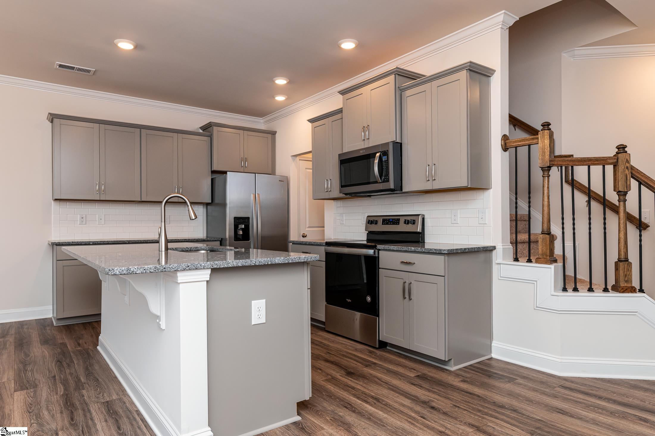 1591031 Property Photo 4