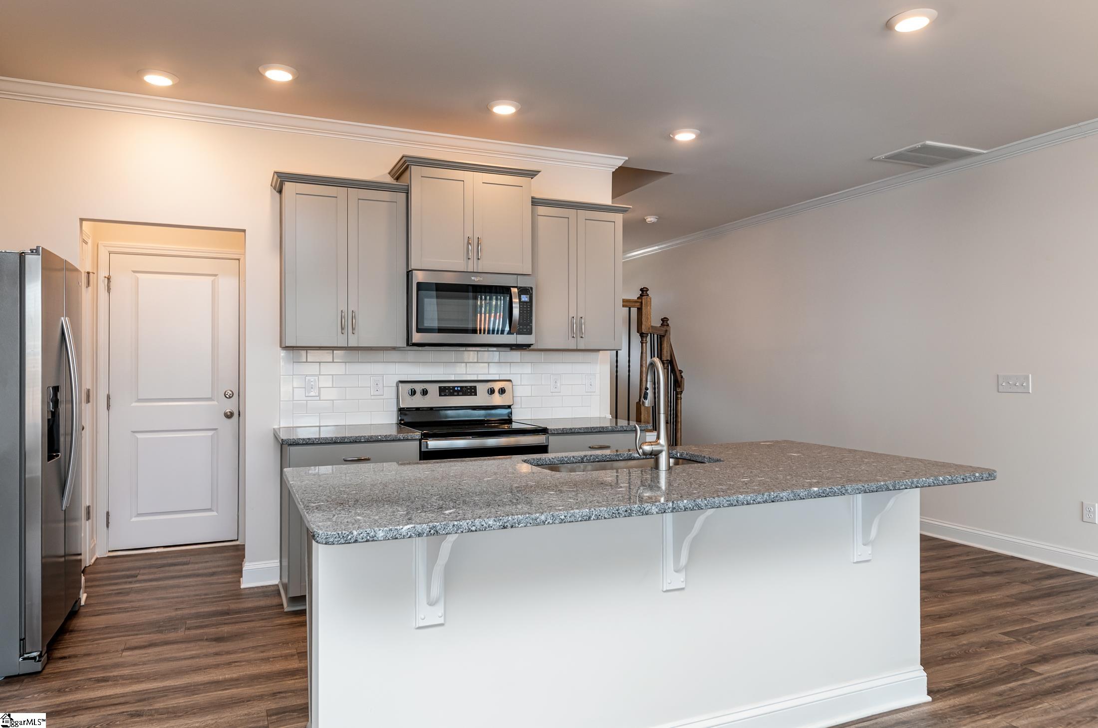 1591031 Property Photo 8