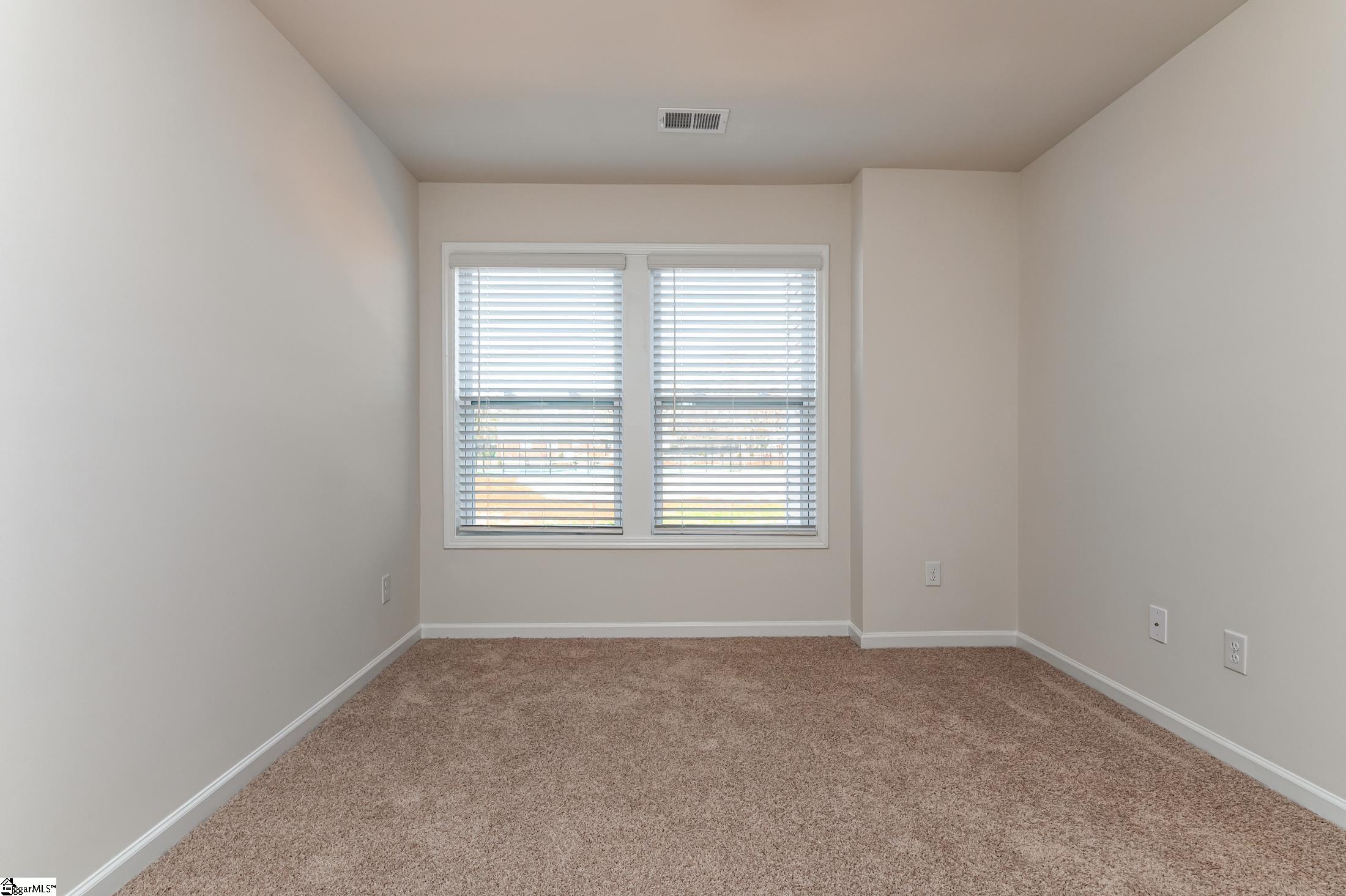 1591031 Property Photo 12