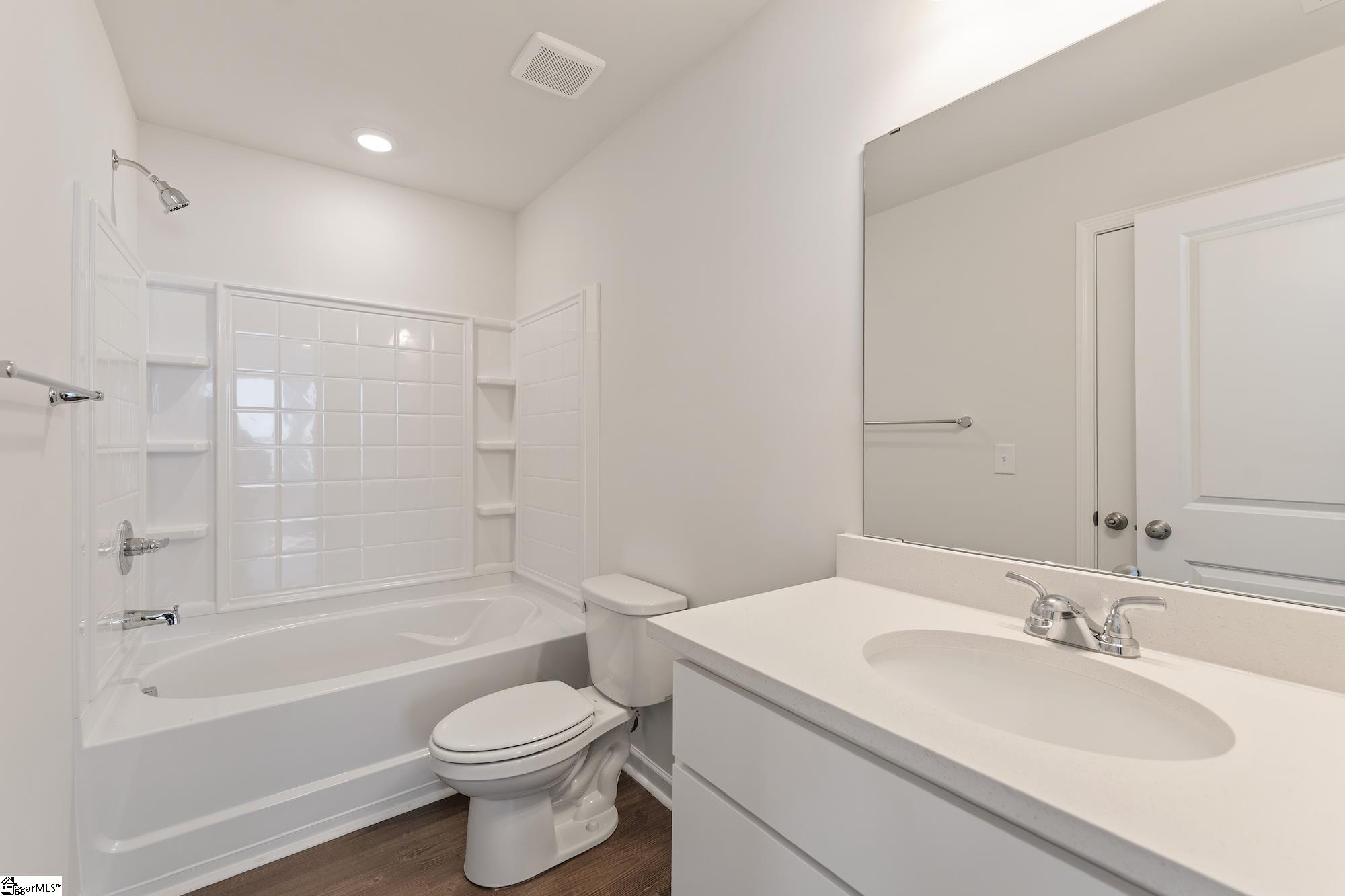 158 Cloverfield Lane Property Photo 15
