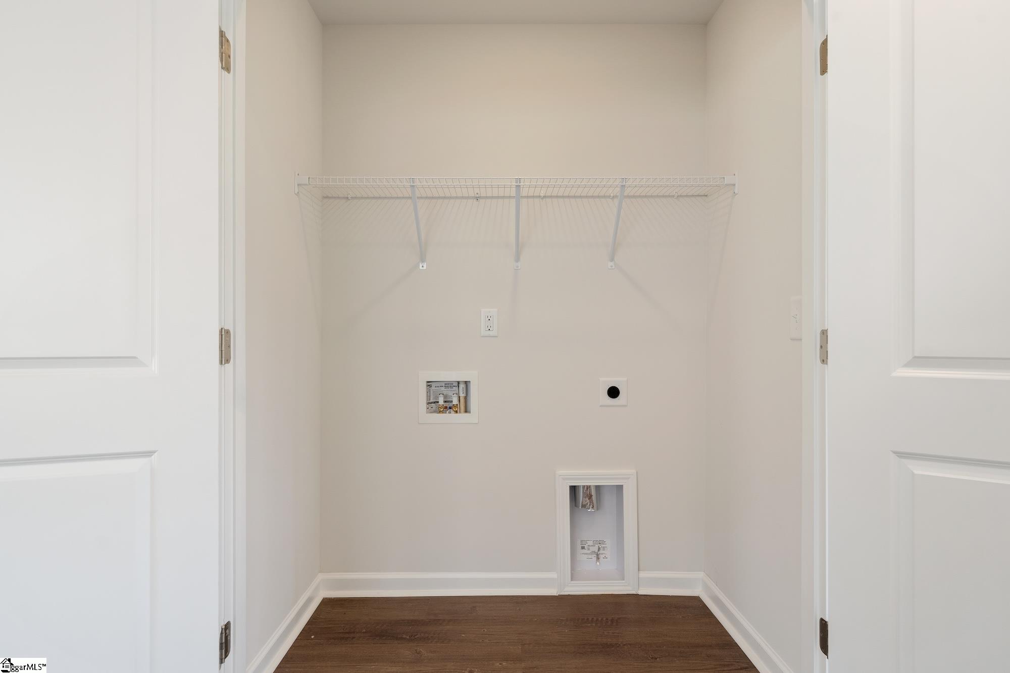 158 Cloverfield Lane Property Photo 16