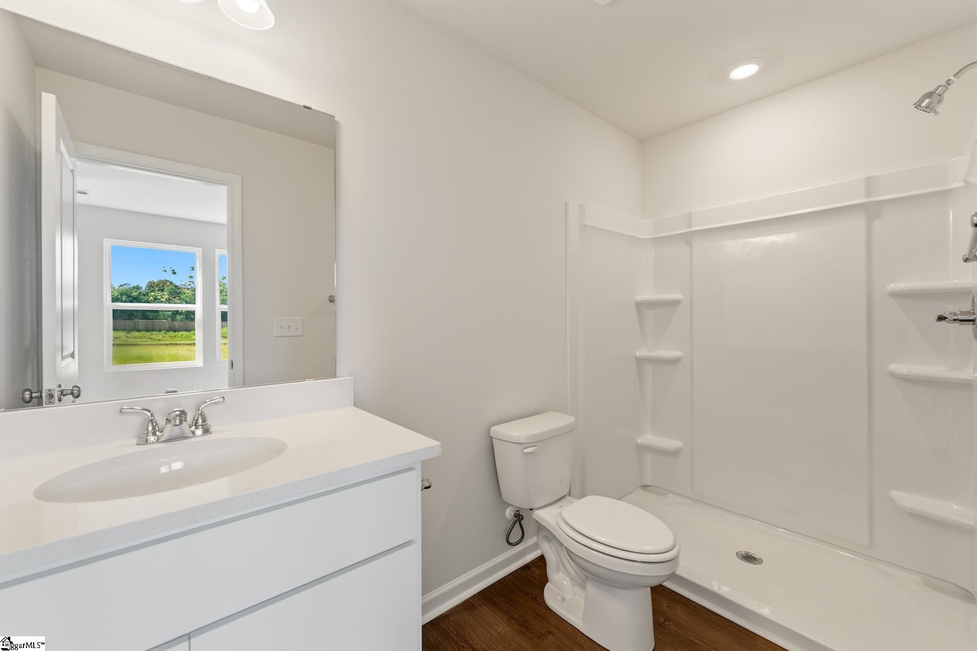 170 Cloverfield Lane Property Photo 10