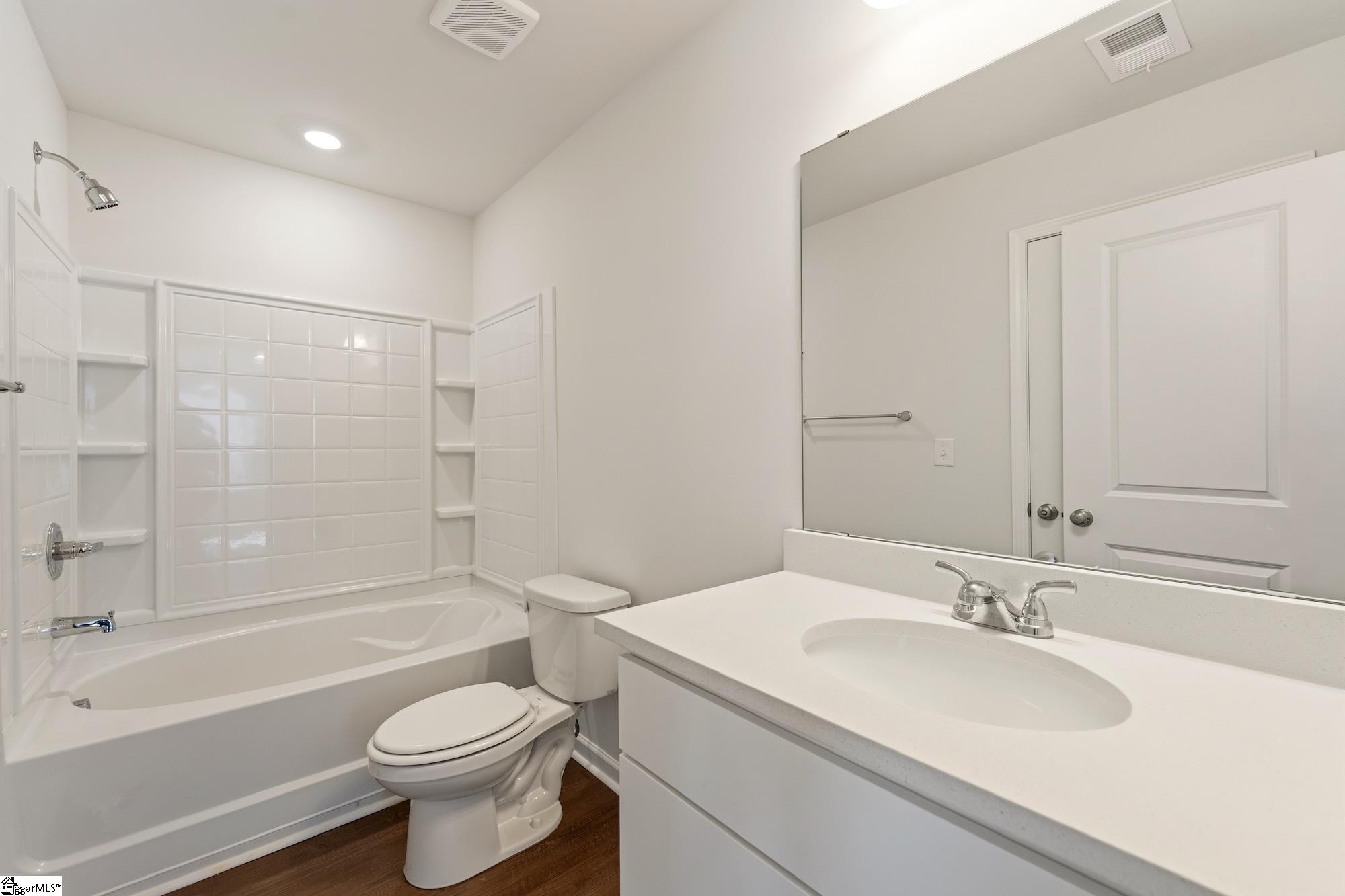 170 Cloverfield Lane Property Photo 16