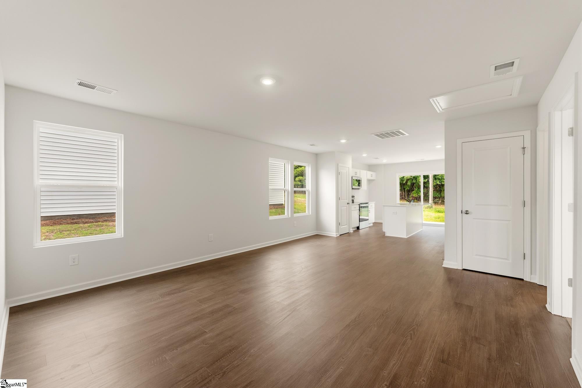 167 Cloverfield Lane Property Photo 2