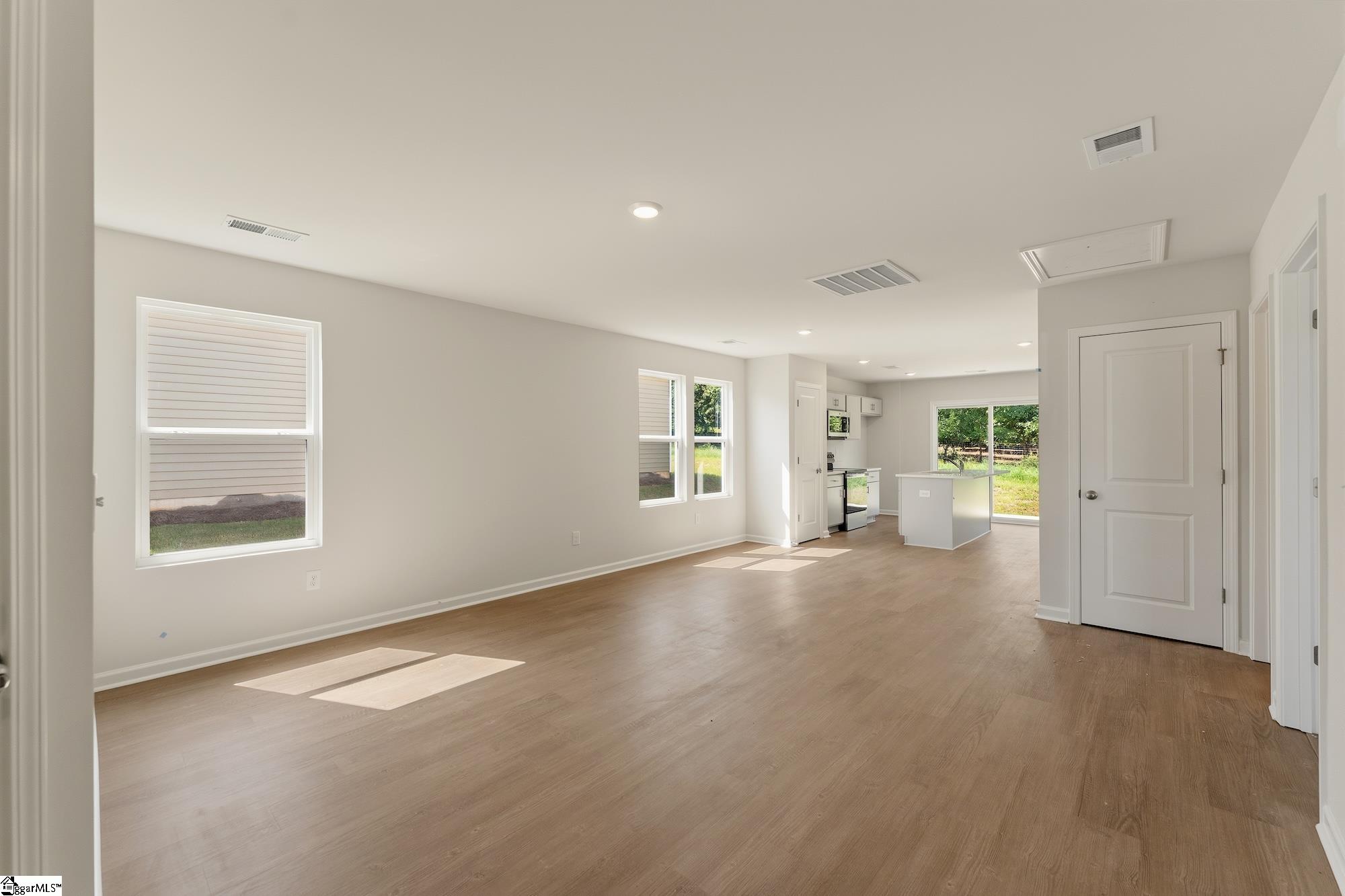 163 Cloverfield Lane Property Photo 12
