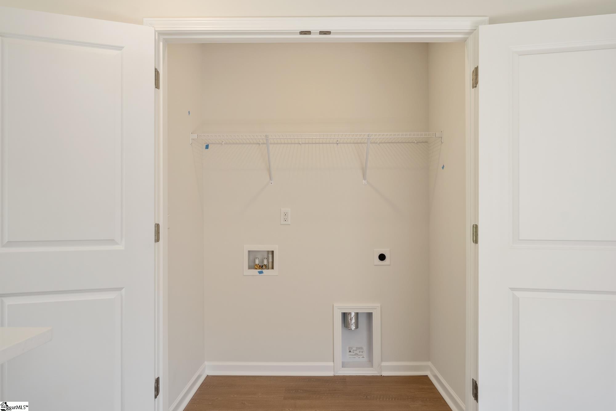 163 Cloverfield Lane Property Photo 13