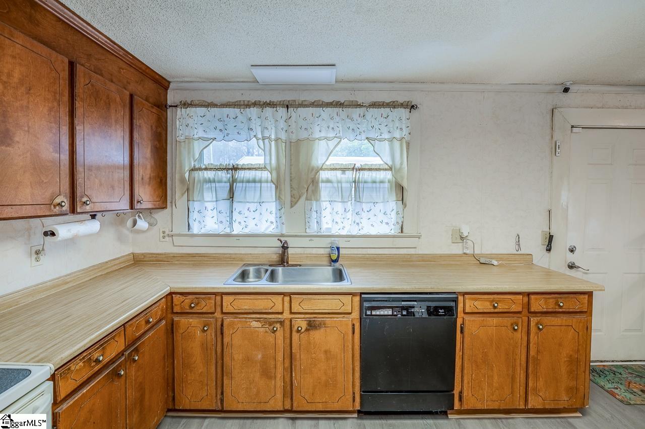 10676 Augusta Road Property Photo 8