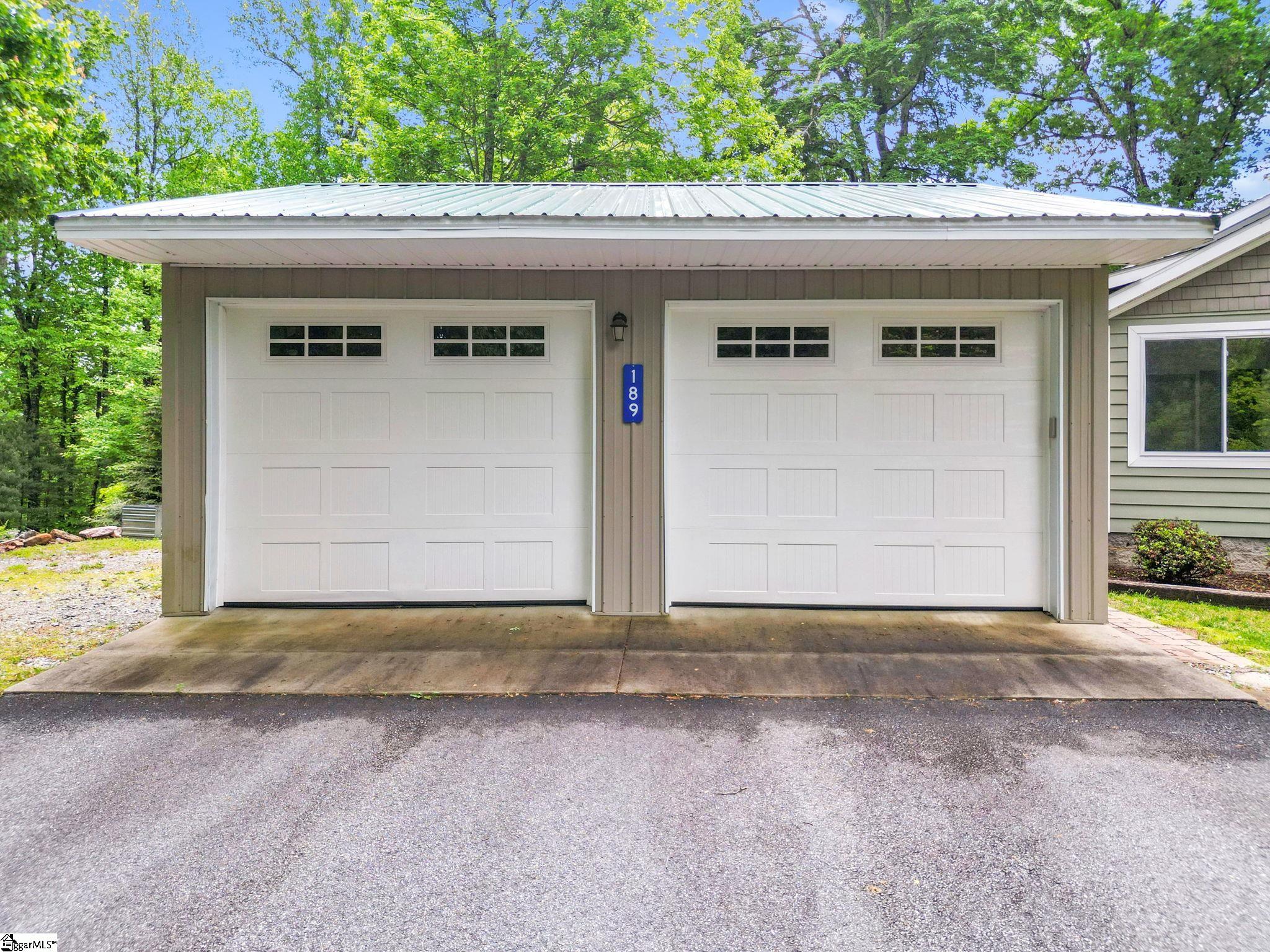 189 Friendly Circle Property Photo 5