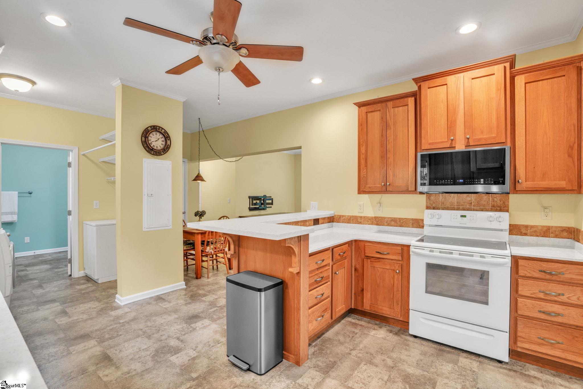 189 Friendly Circle Property Photo 10