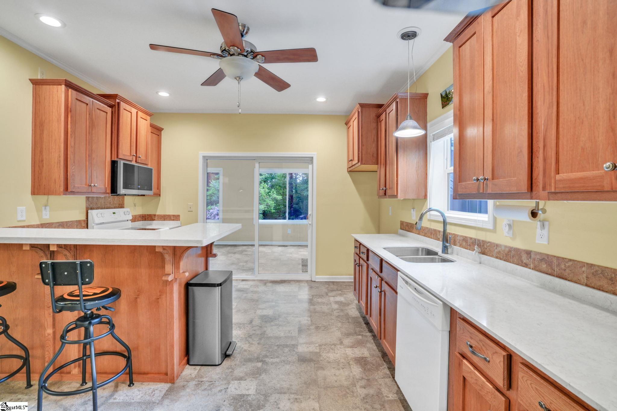 189 Friendly Circle Property Photo 11