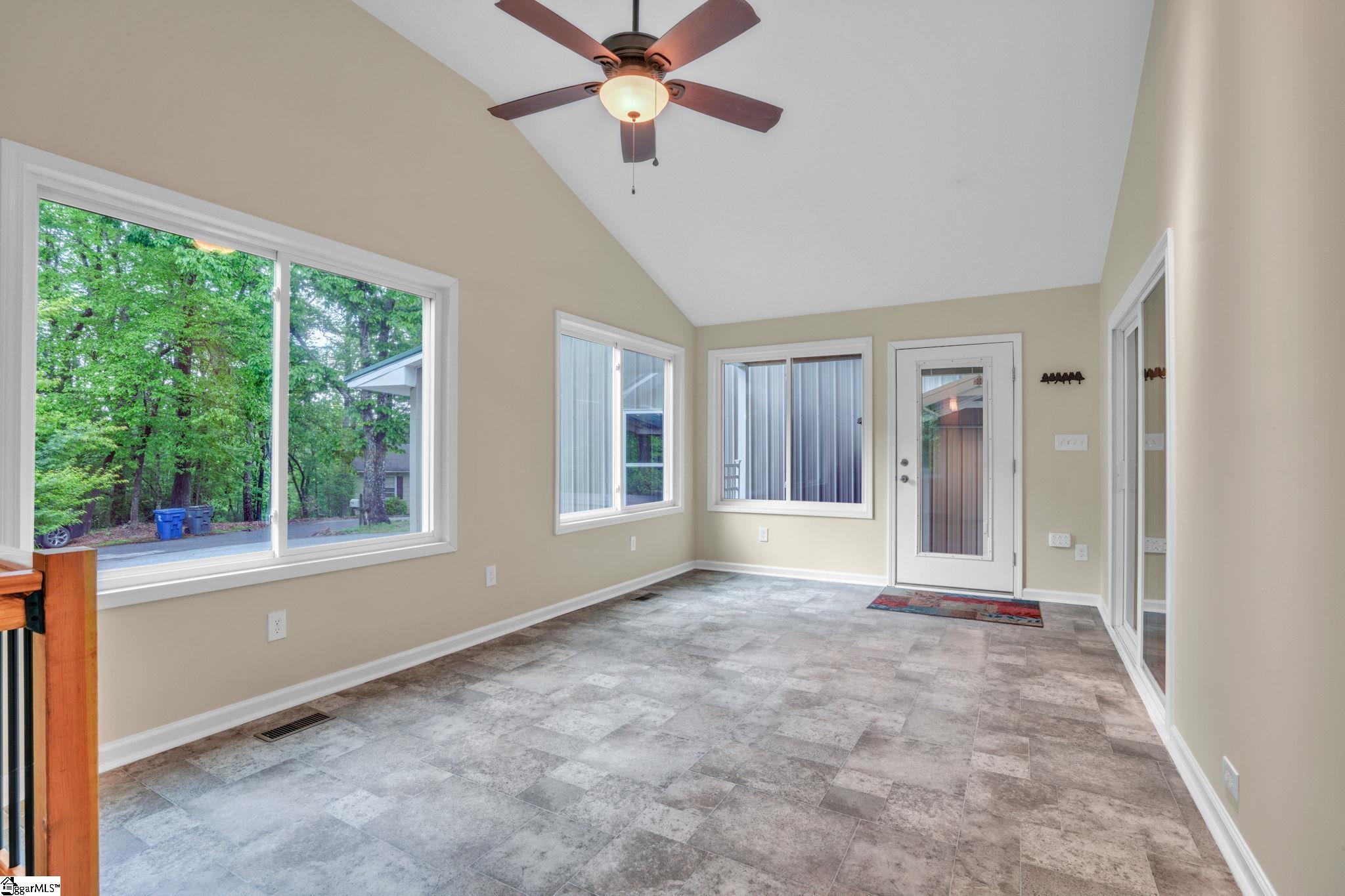 189 Friendly Circle Property Photo 22