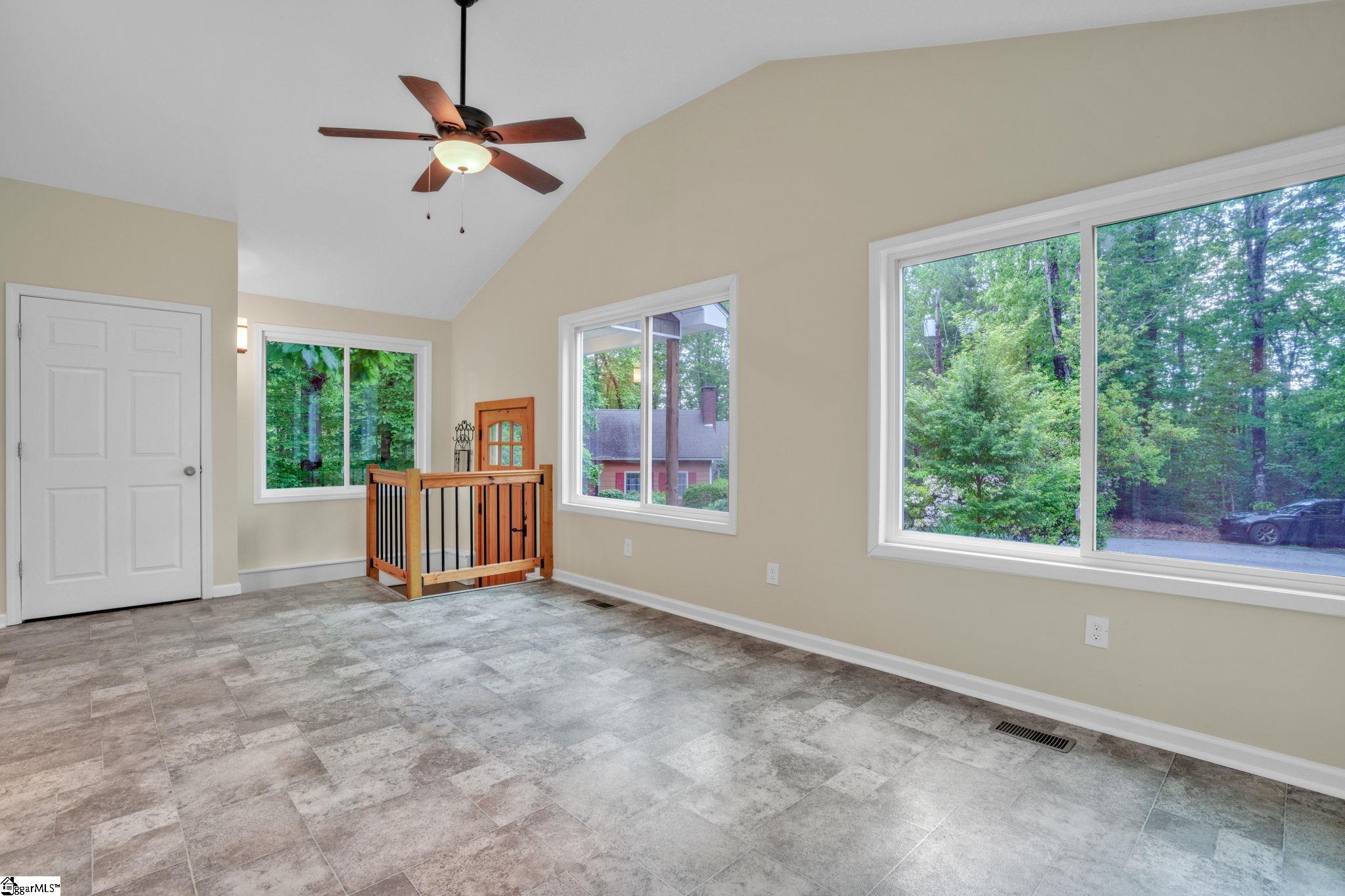 189 Friendly Circle Property Photo 23