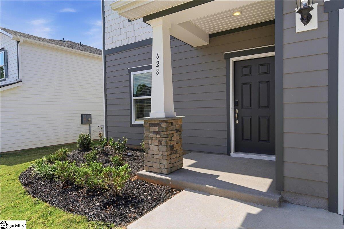 628 Hollybank Street Property Photo 4