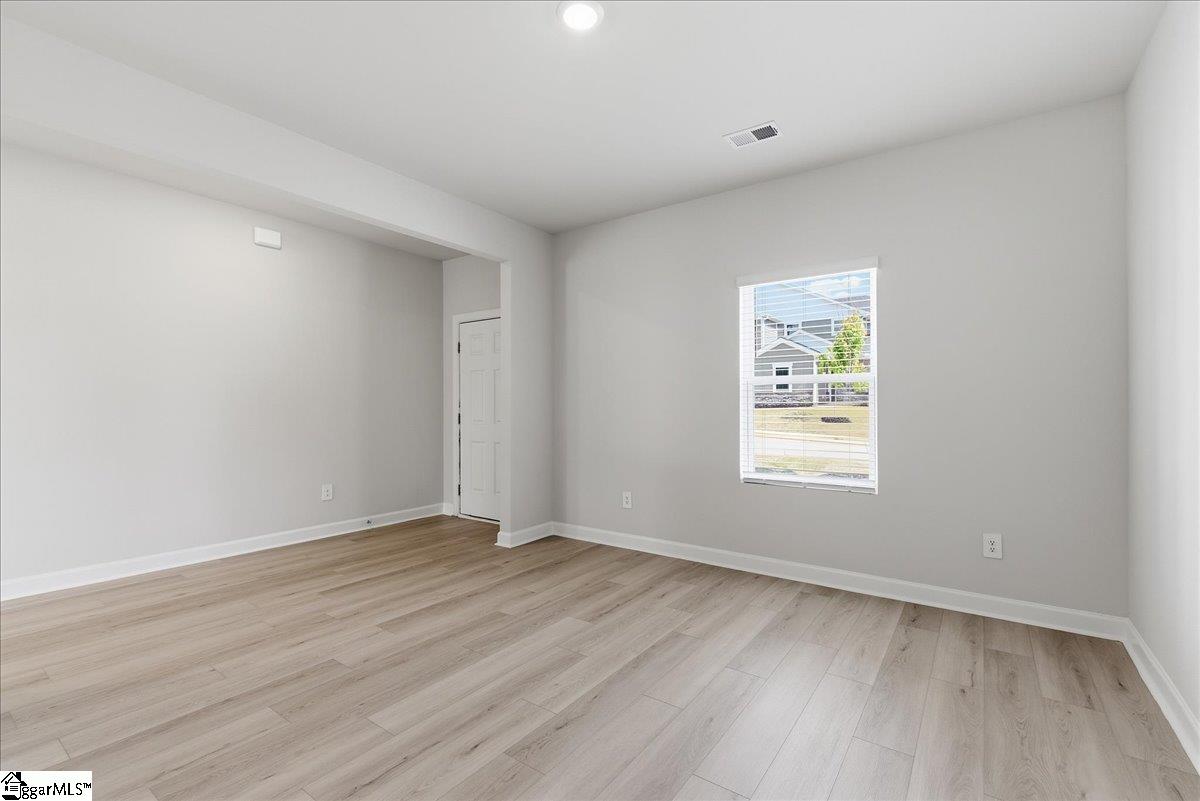 628 Hollybank Street Property Photo 6