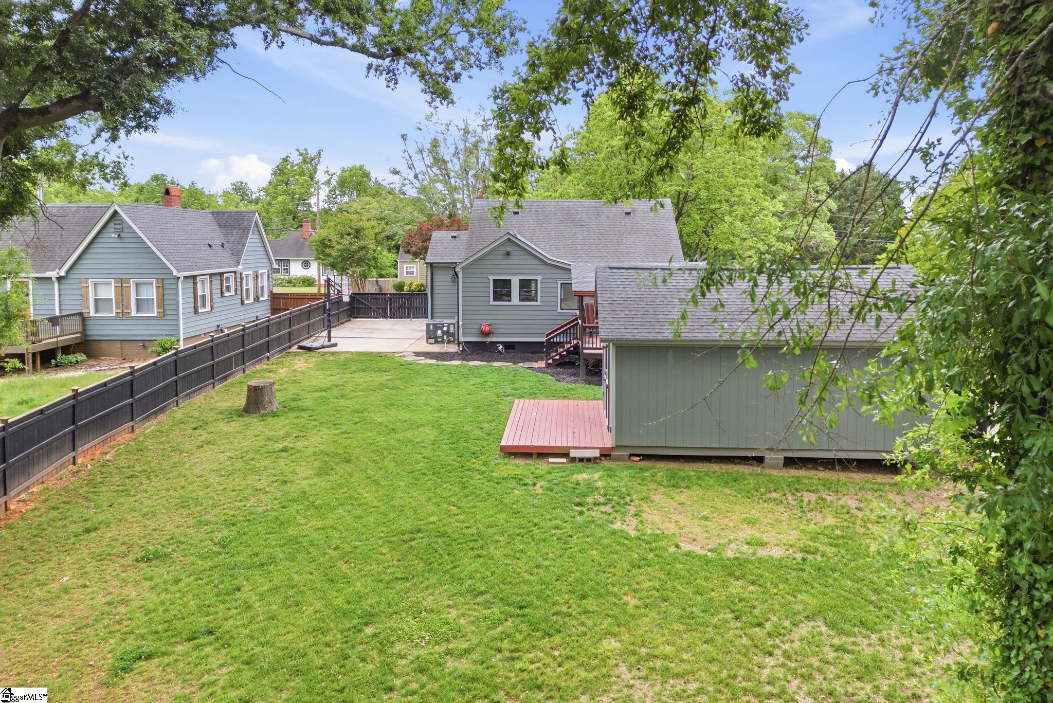 305 Rogers Avenue Property Photo 37