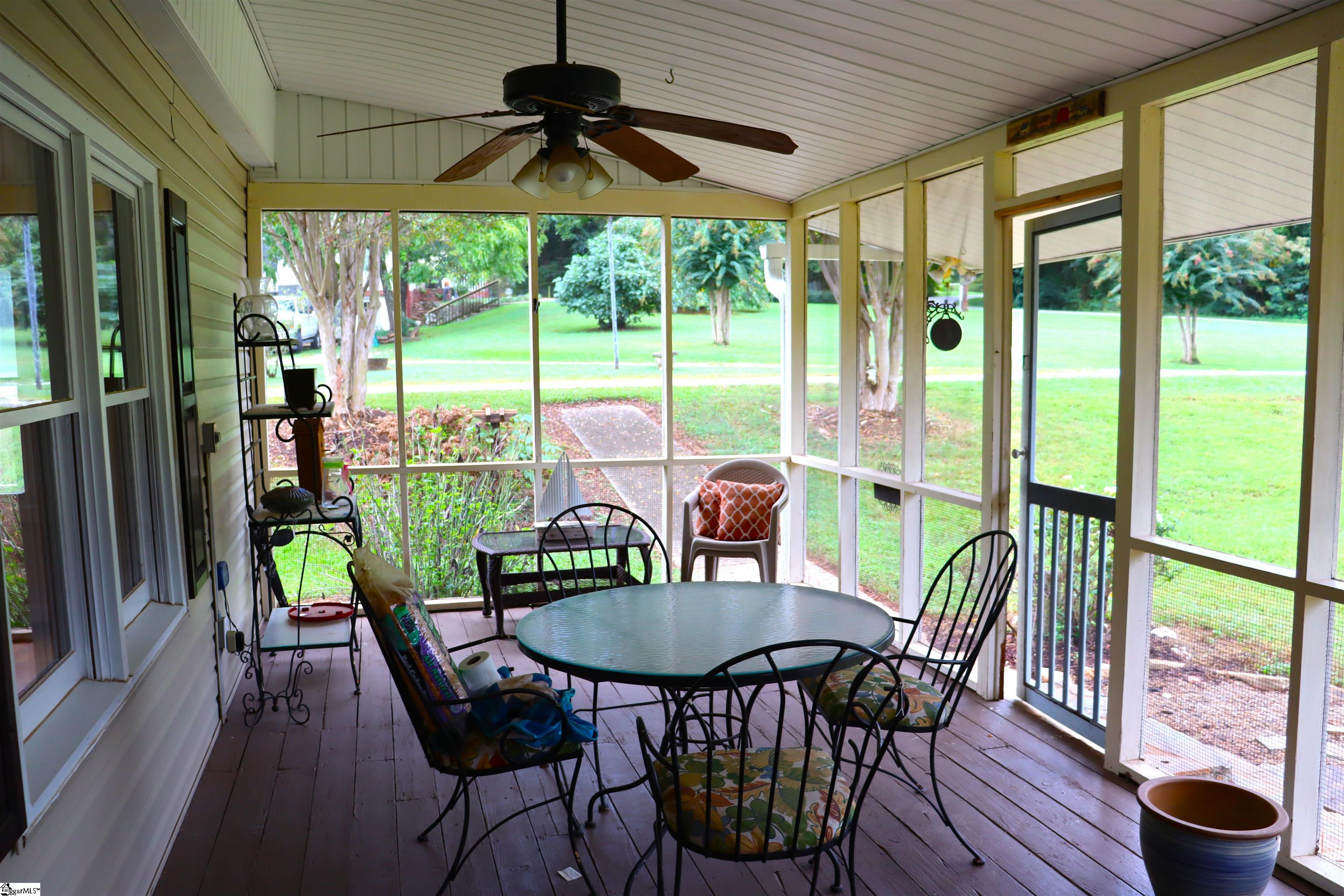 2070 Little Texas Road Property Photo 9