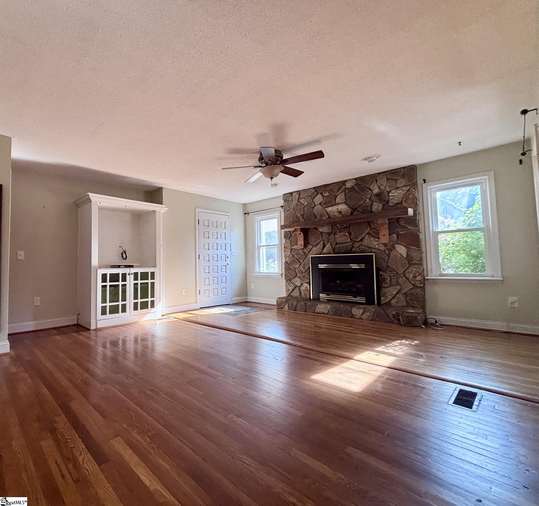 2070 Little Texas Road Property Photo 12