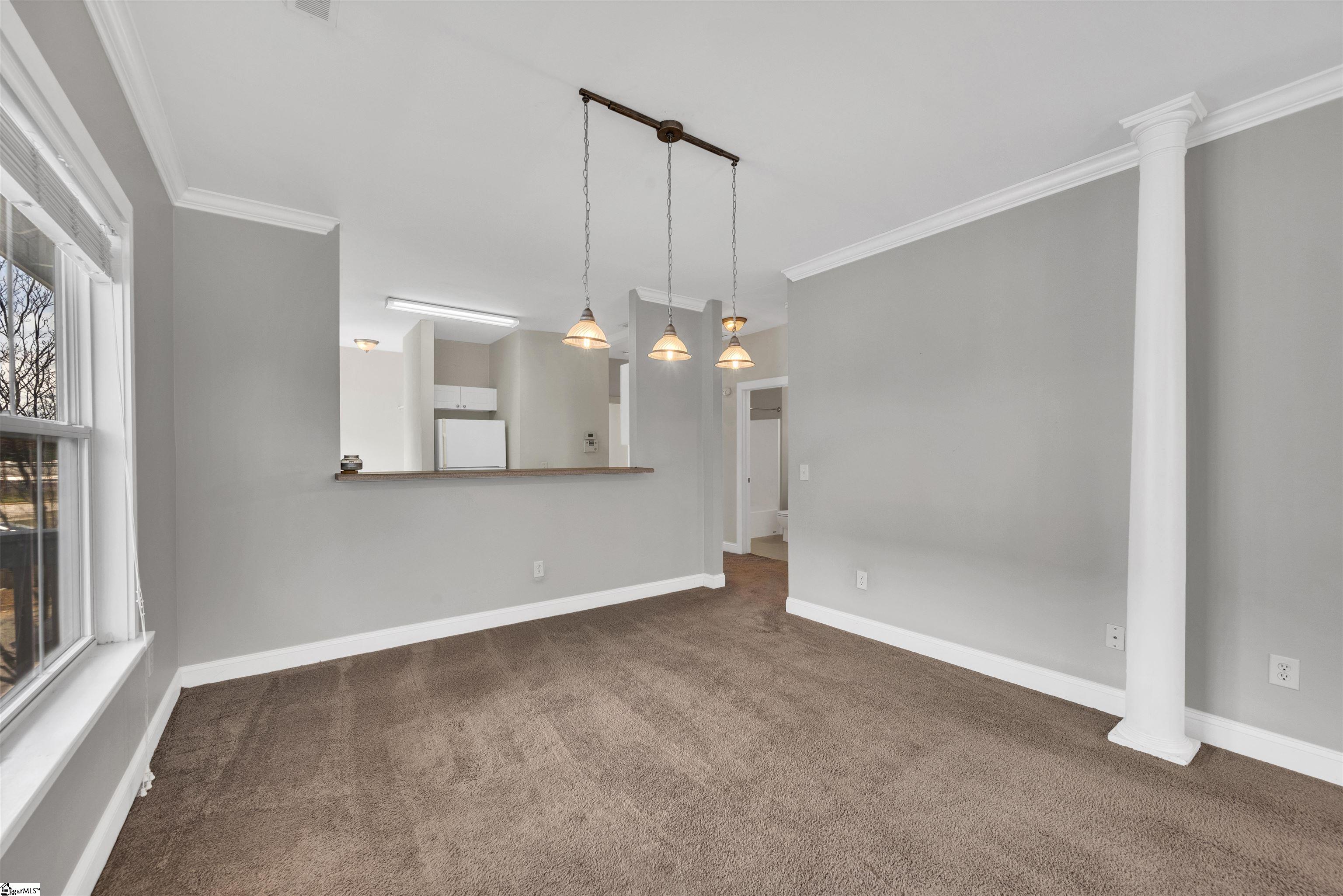 16-b Oakhurst Avenue Property Photo 4