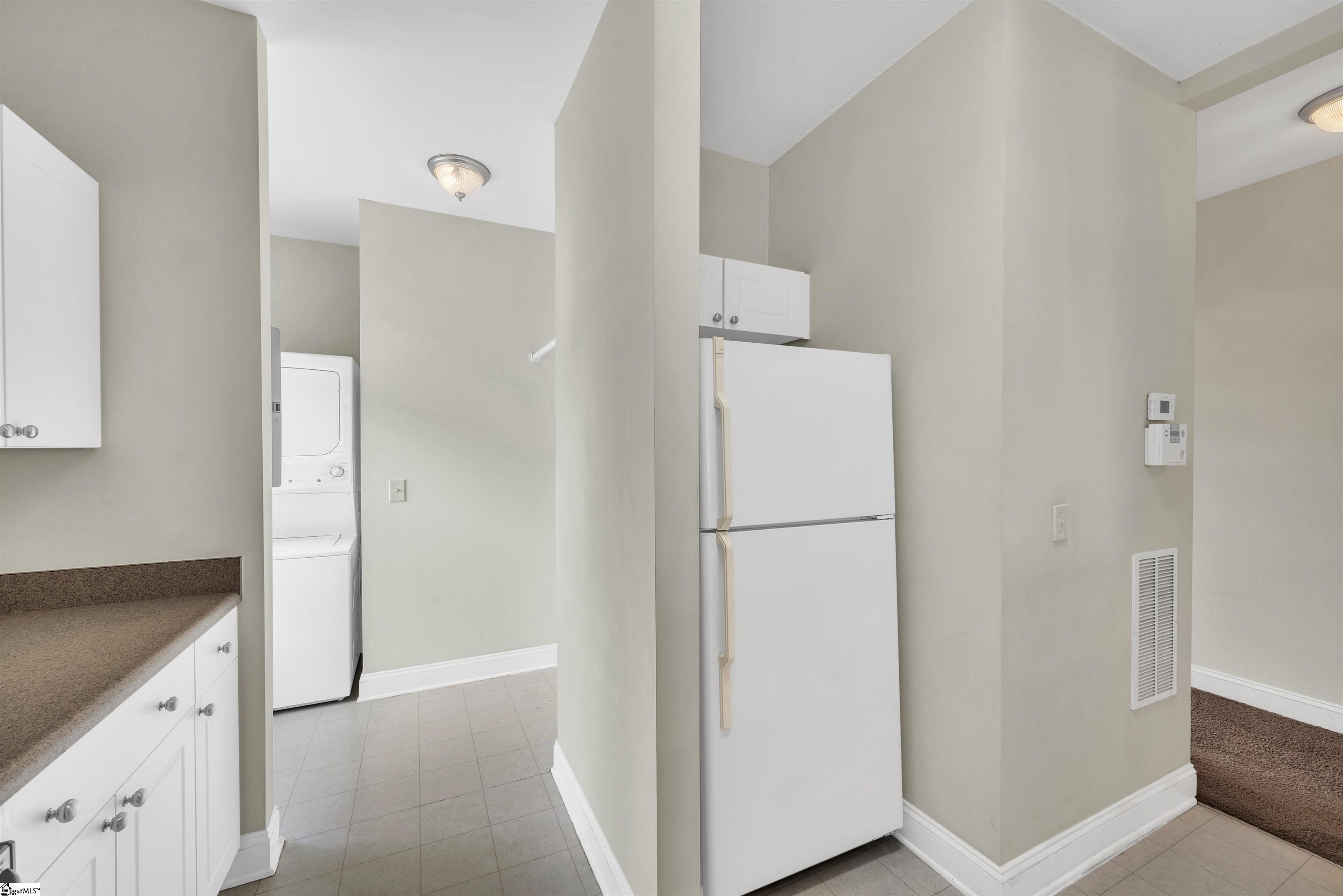 16-b Oakhurst Avenue Property Photo 9