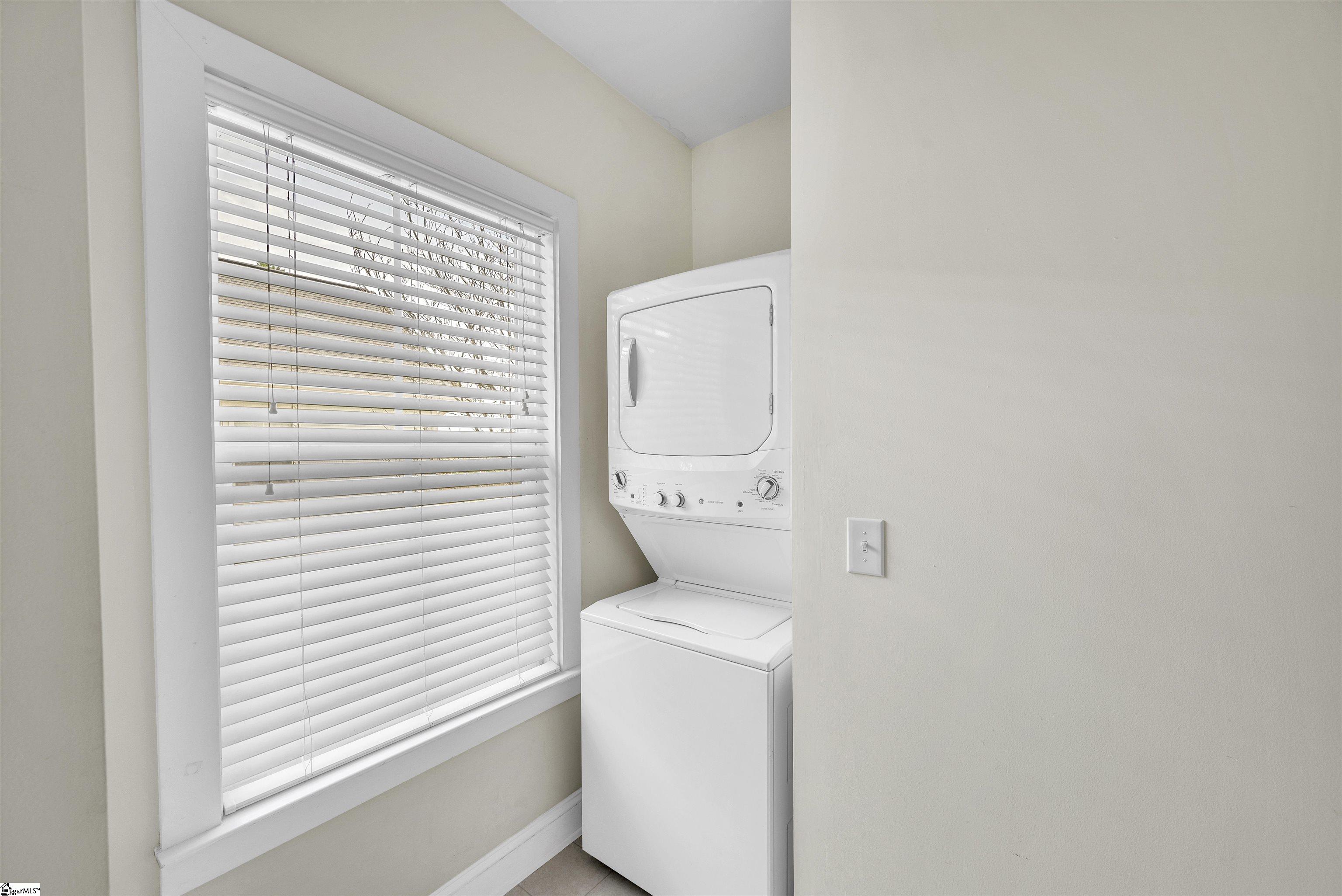 16-b Oakhurst Avenue Property Photo 10