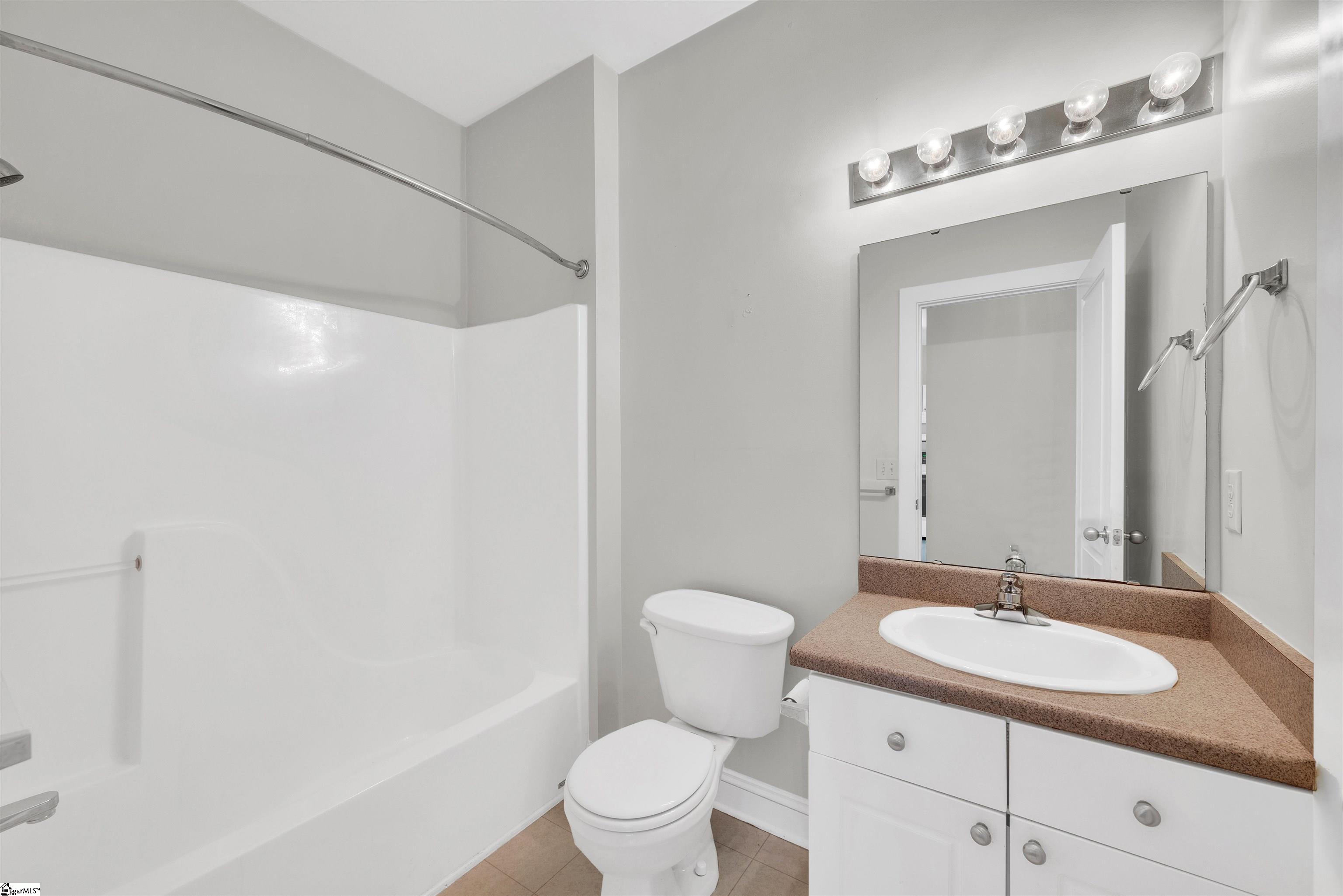 16-b Oakhurst Avenue Property Photo 14