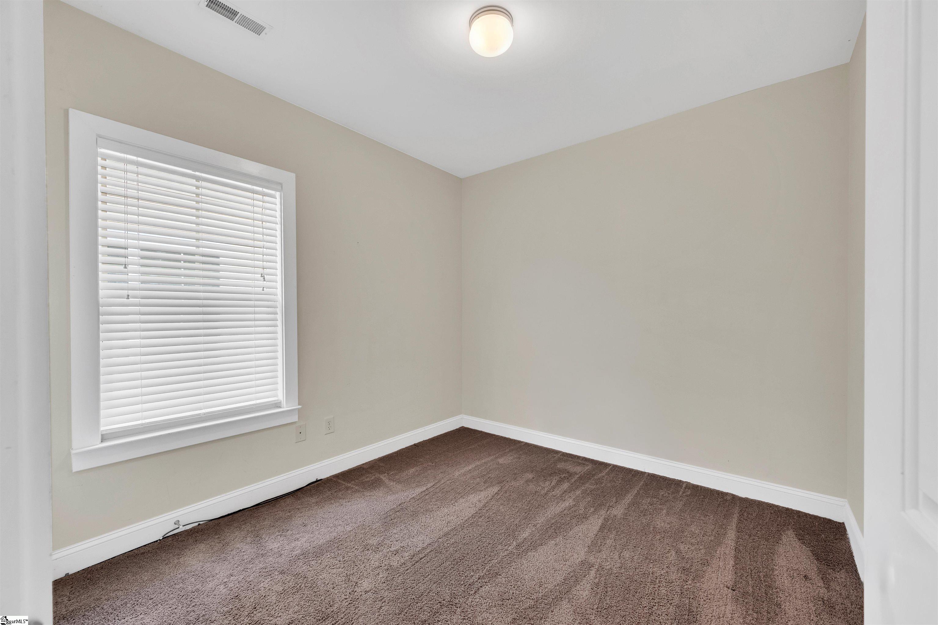 16-b Oakhurst Avenue Property Photo 15
