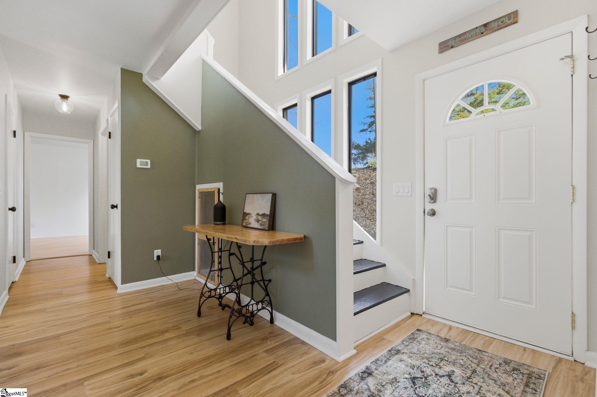 1201 Winding Way Property Photo 2