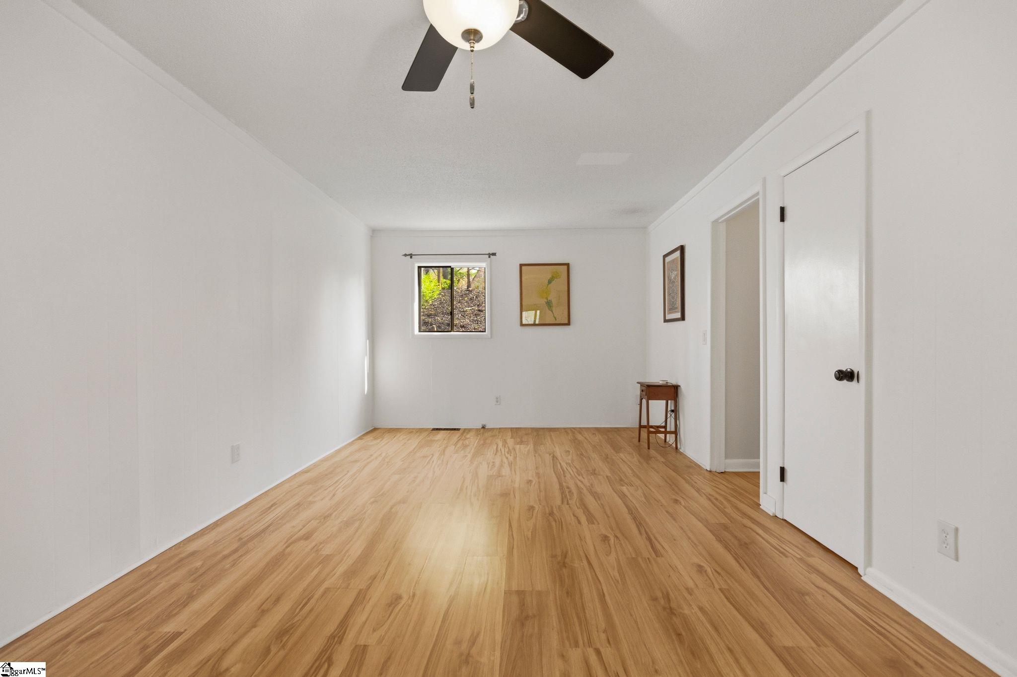 1201 Winding Way Property Photo 12