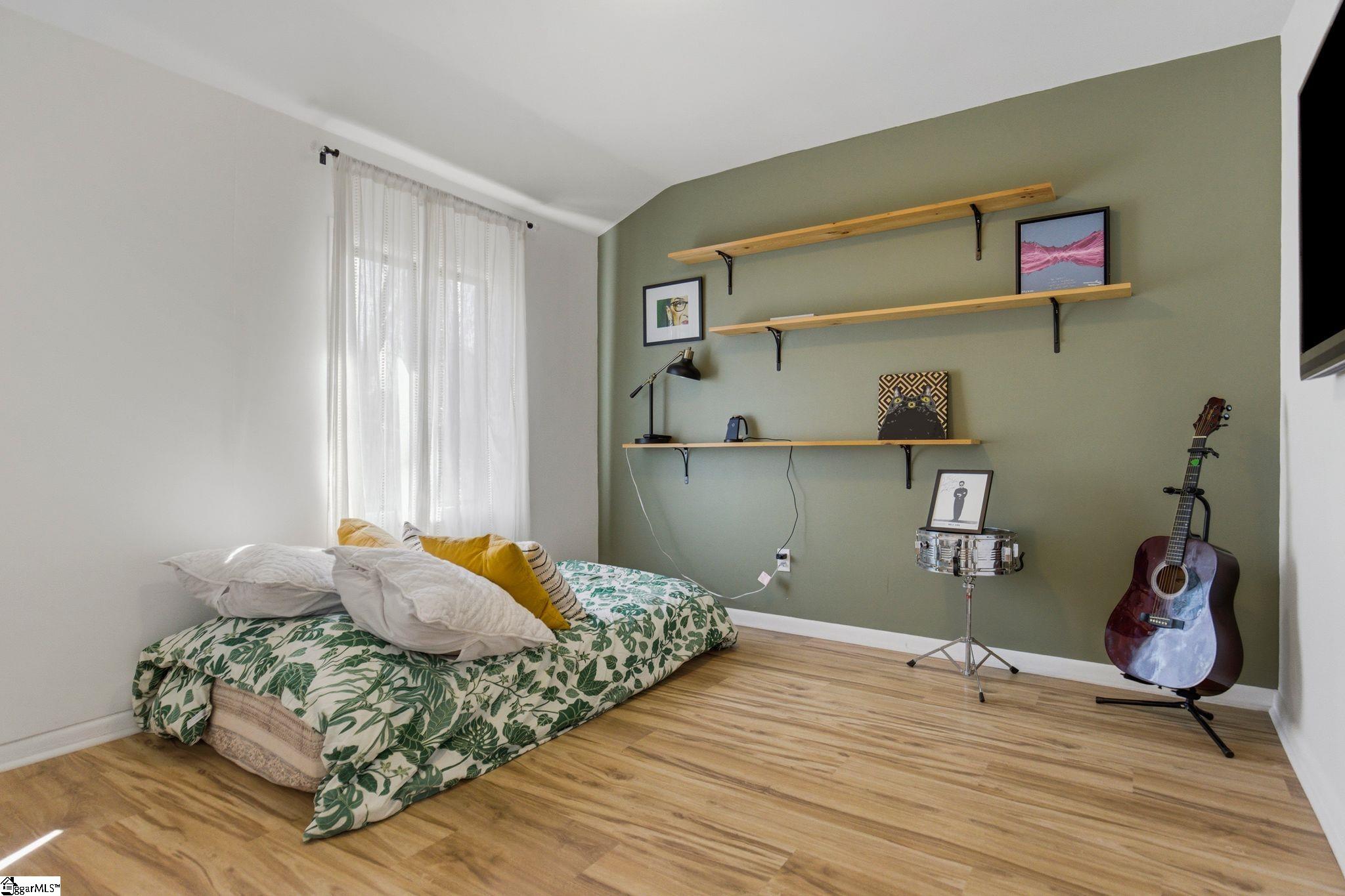 1201 Winding Way Property Photo 20