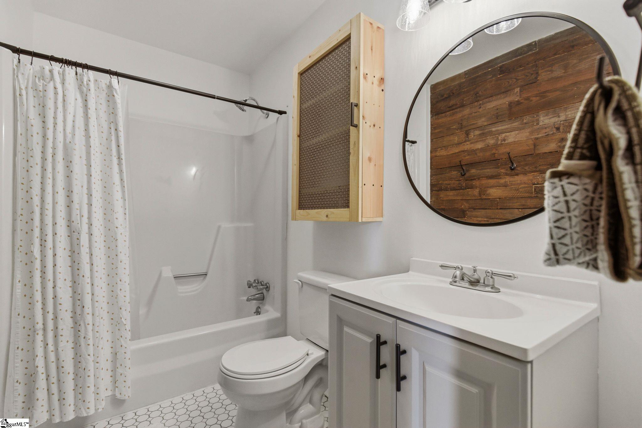 1201 Winding Way Property Photo 30