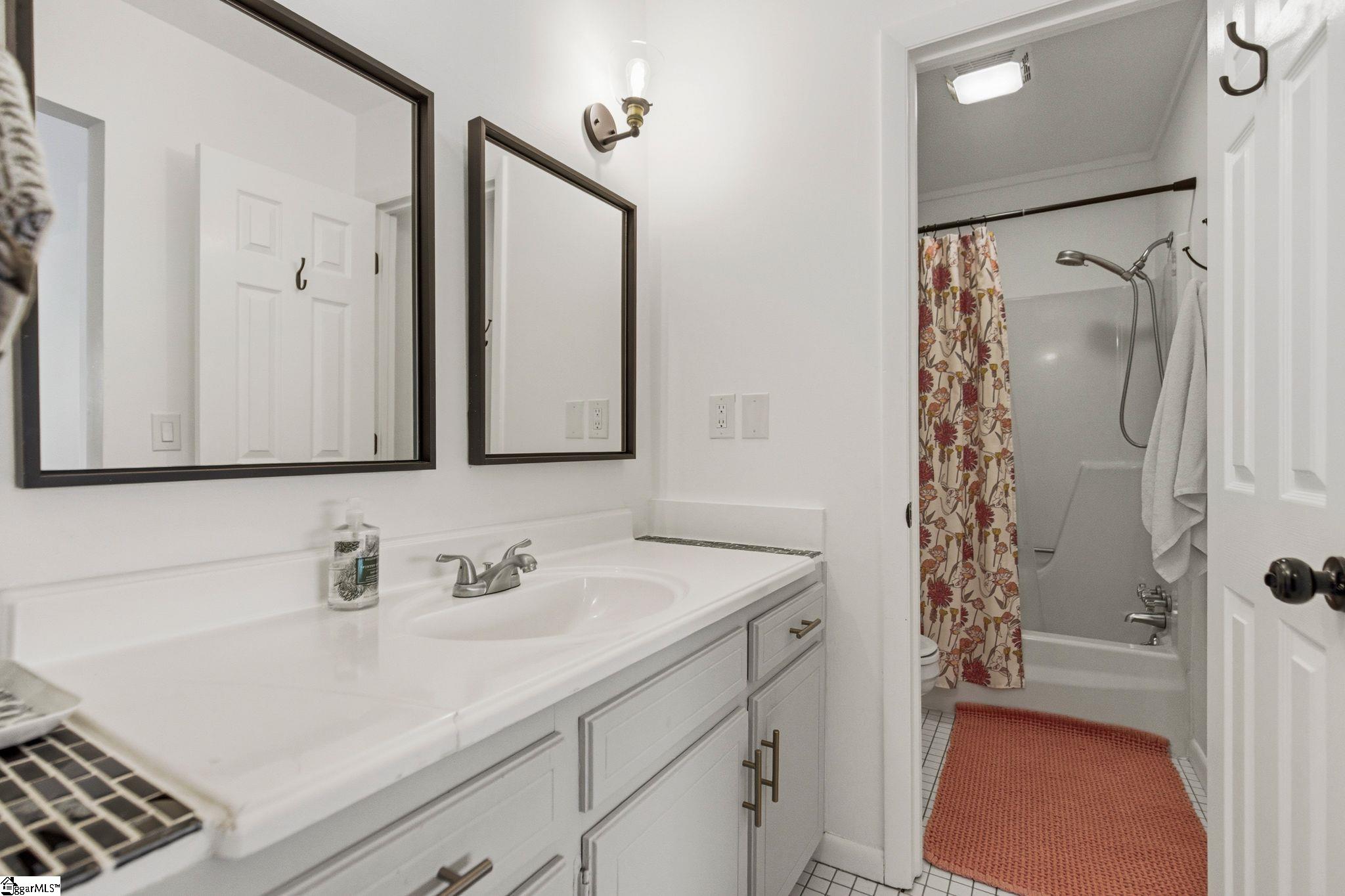1201 Winding Way Property Photo 36