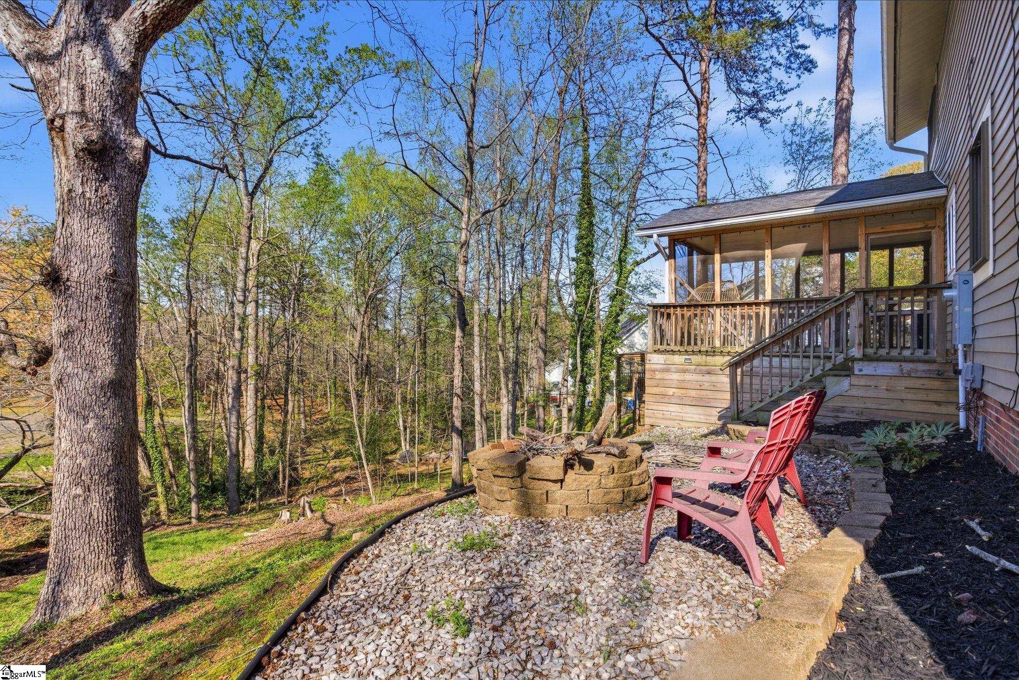 1201 Winding Way Property Photo 47