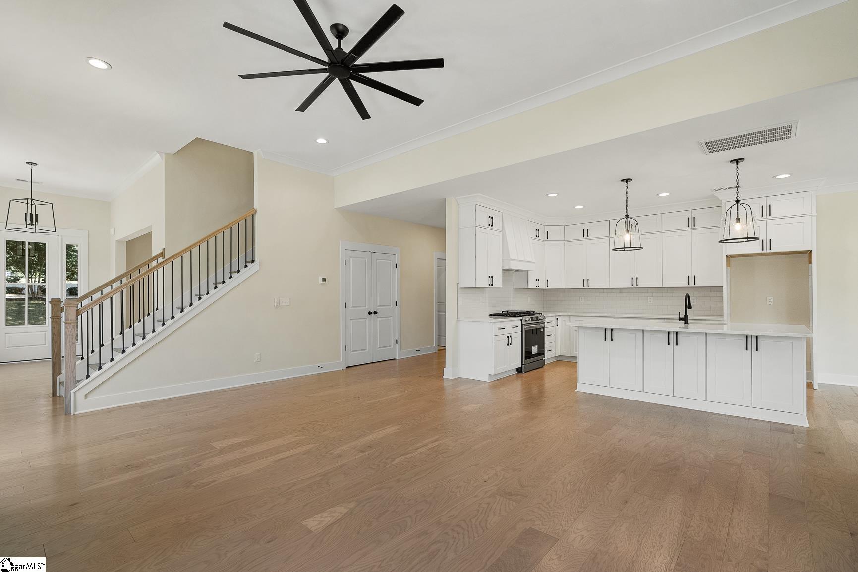 100 Garden Gate Drive Property Photo 13