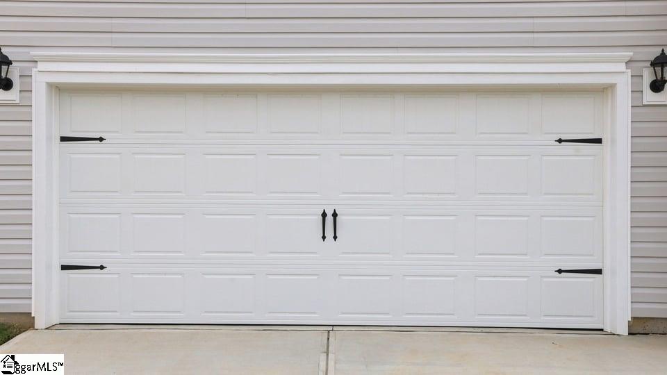 1260 Saginaw Court Property Photo 3