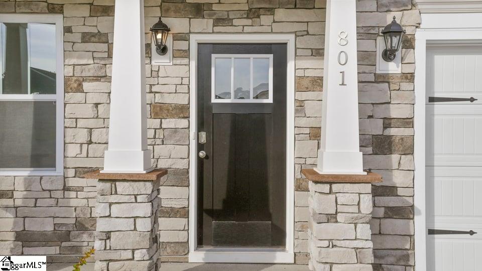 801 Honeybush Drive Property Photo 3