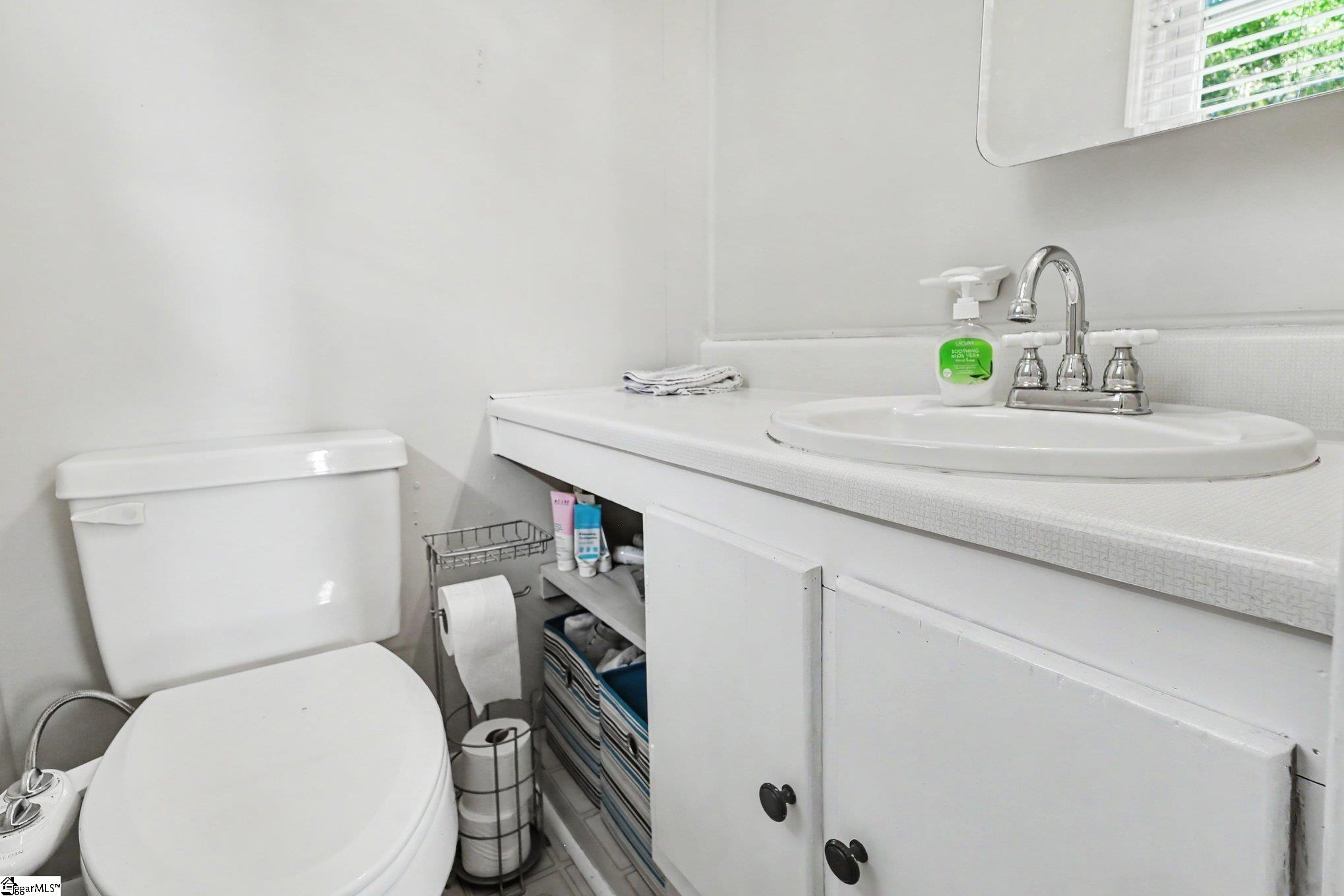 200 Bentwood Road Property Photo 14