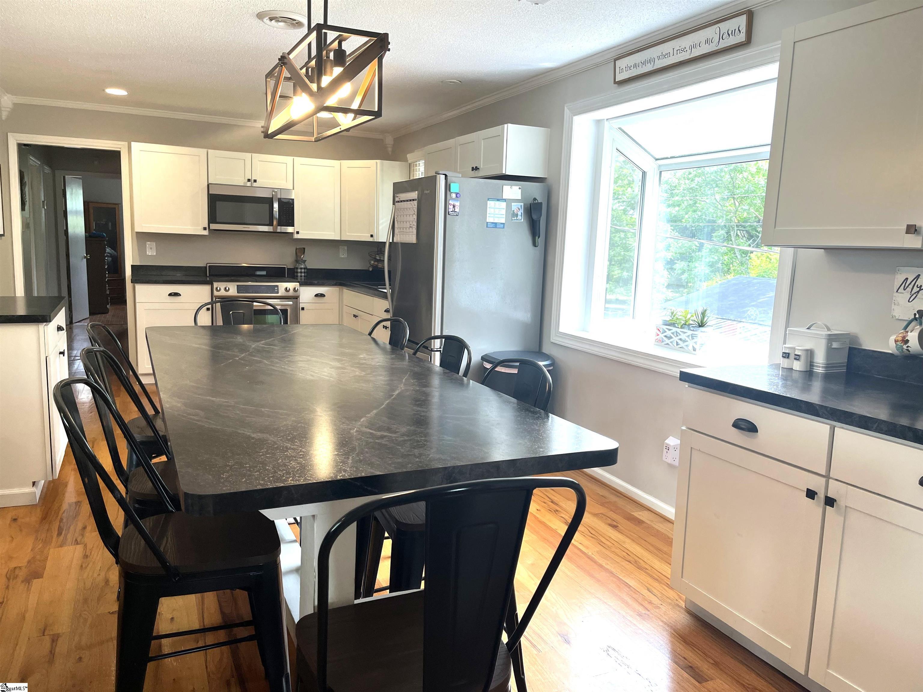 200 Bentwood Road Property Photo 18