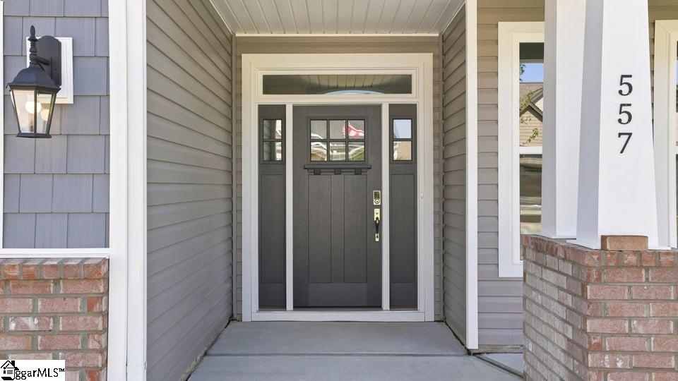 557 Woodcot Drive Property Photo 4