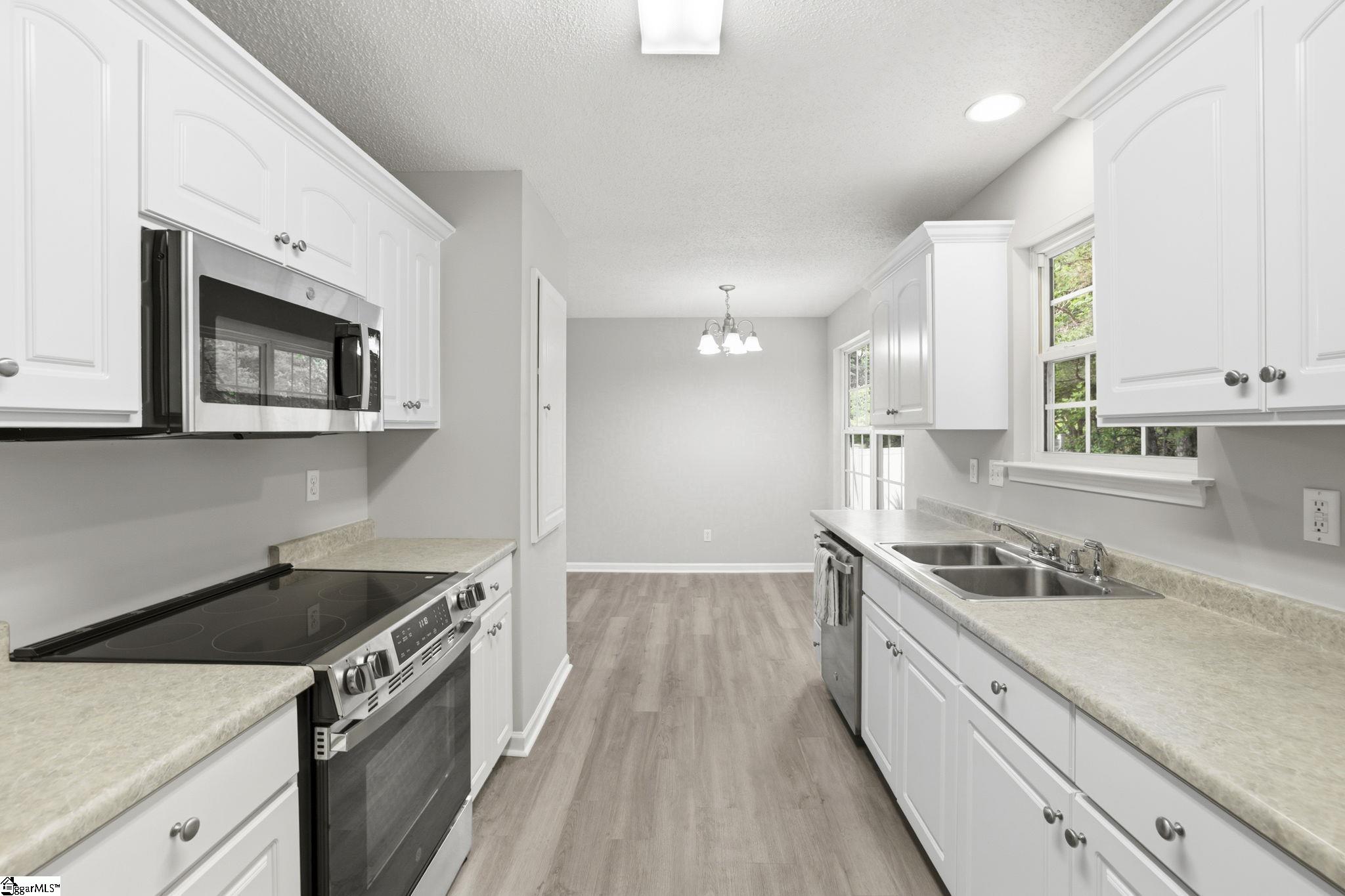 141 Brookwood Creek Drive Property Photo 13