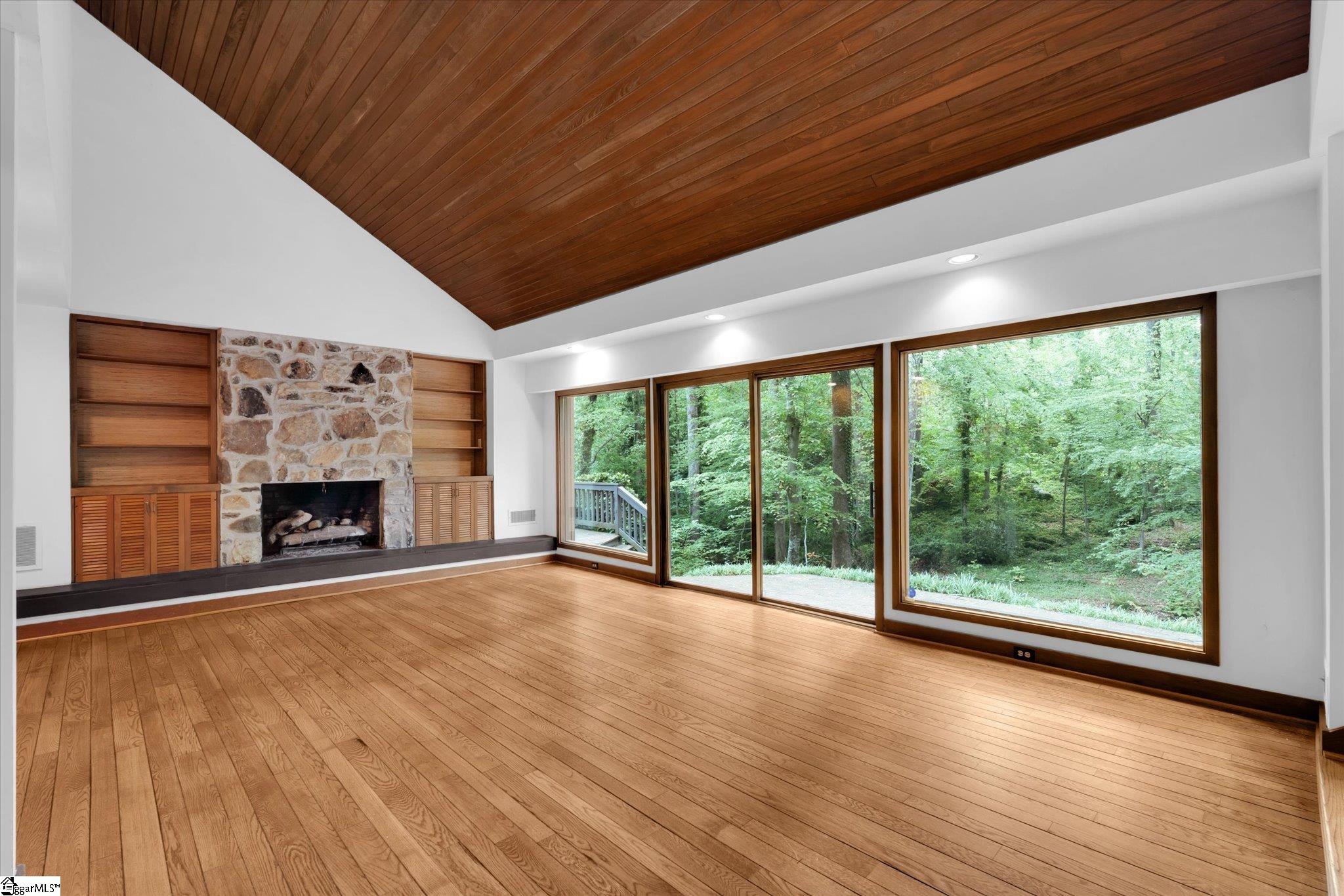 100 Brookside Way Property Photo 1