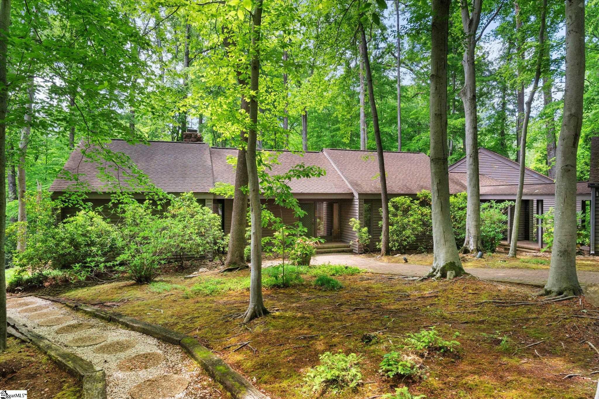100 Brookside Way Property Photo 3