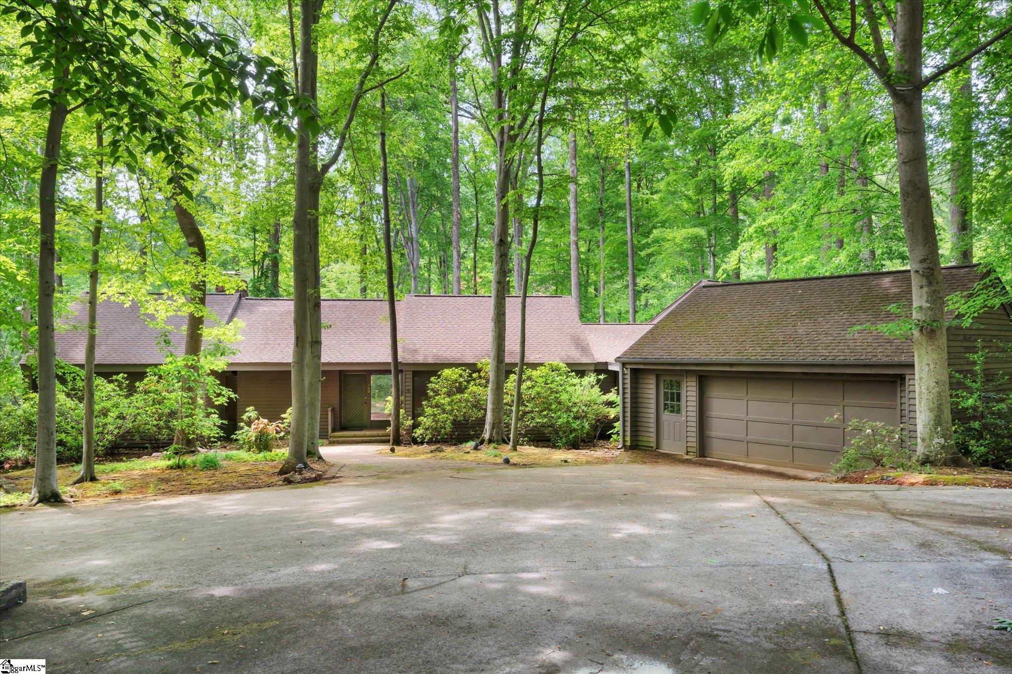 100 Brookside Way Property Photo 4