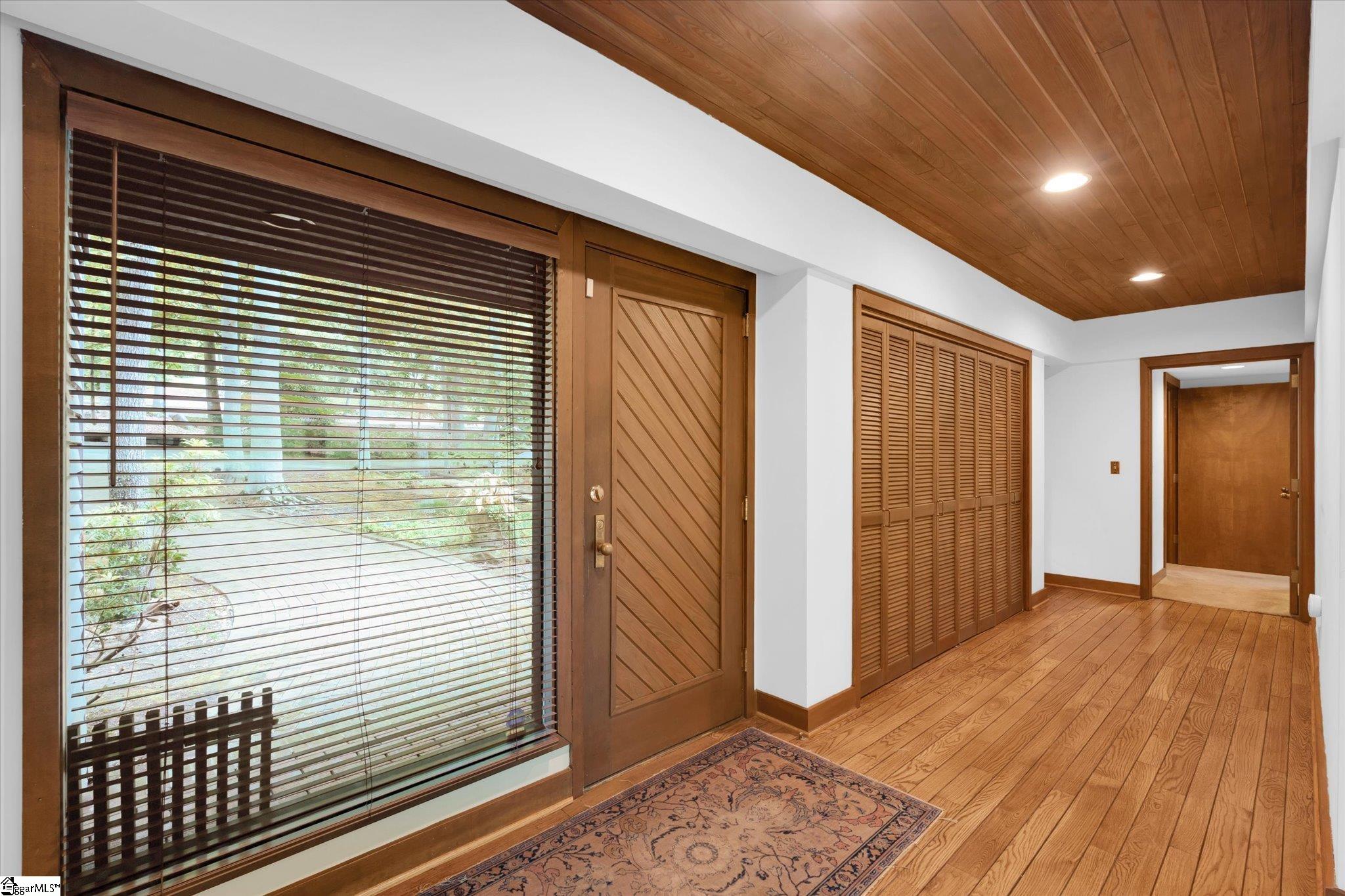100 Brookside Way Property Photo 7