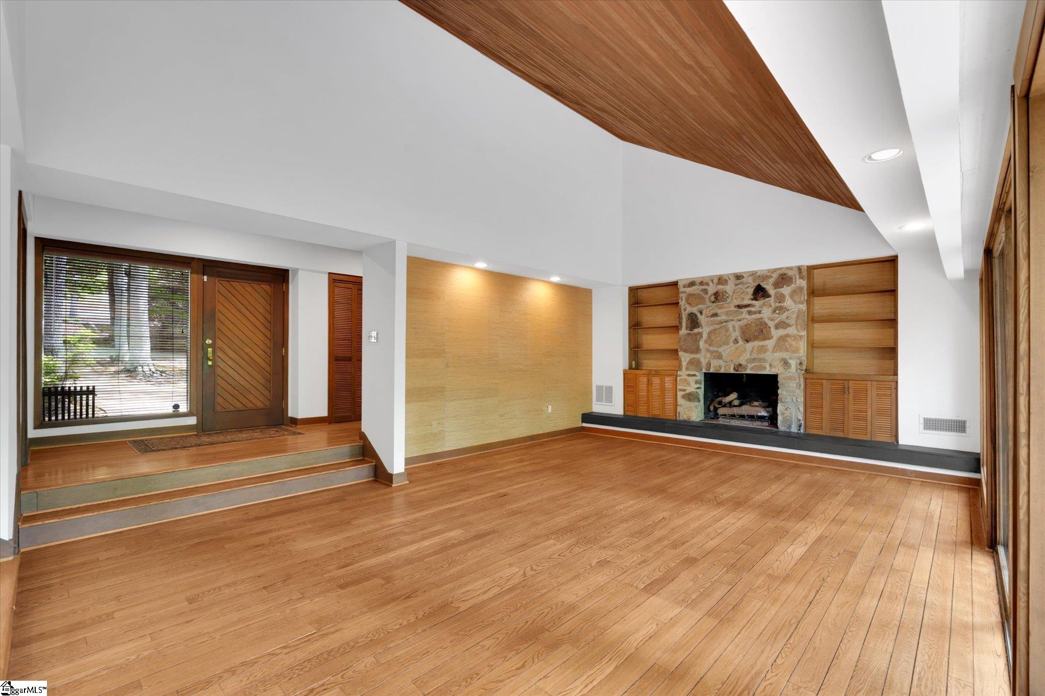 100 Brookside Way Property Photo 10