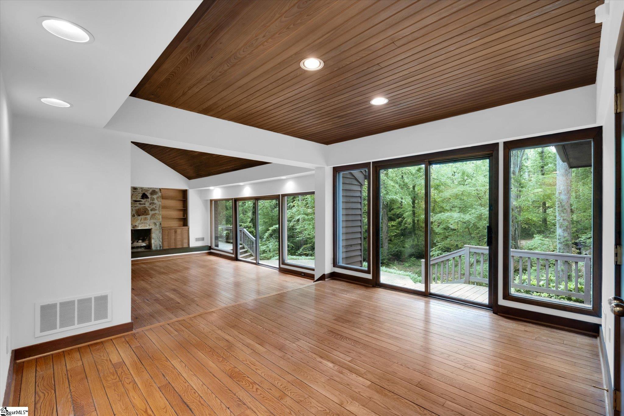 100 Brookside Way Property Photo 13