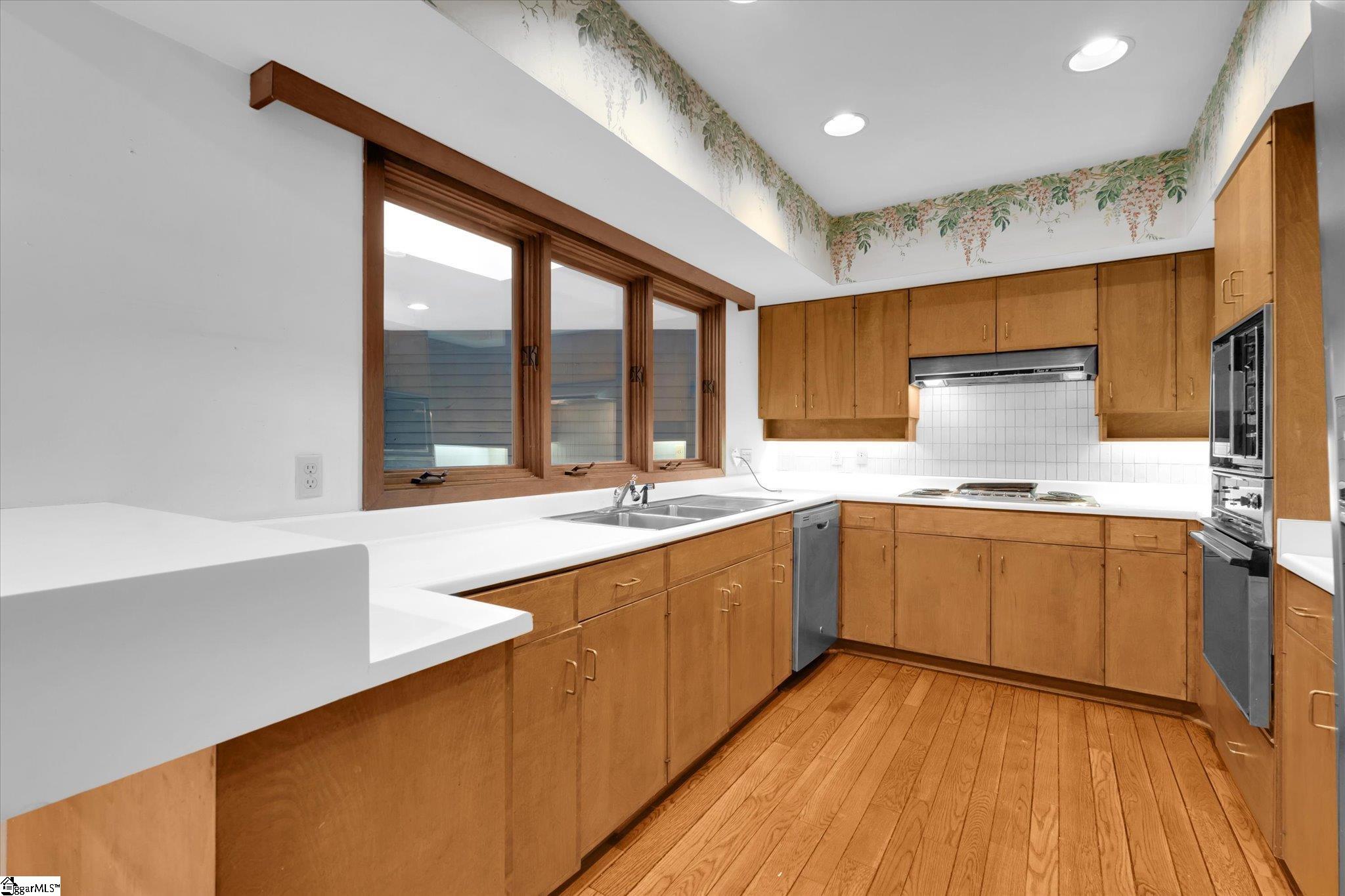 100 Brookside Way Property Photo 17