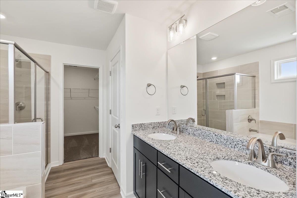 2045 Halton Oaks Drive Property Photo 17