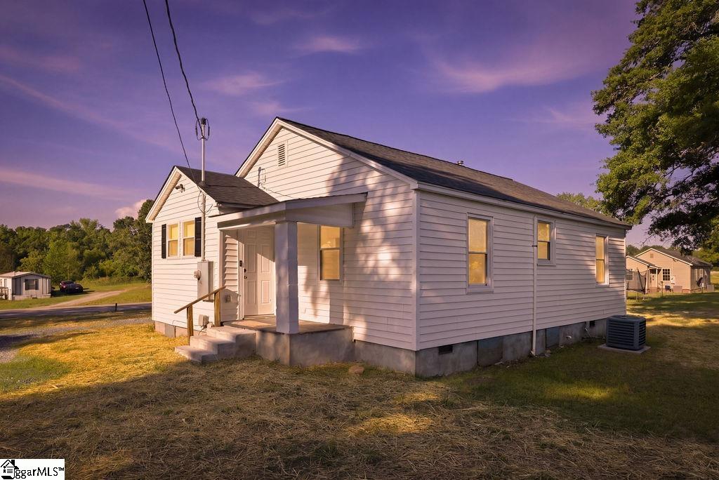 7604 252 Highway Property Photo 1