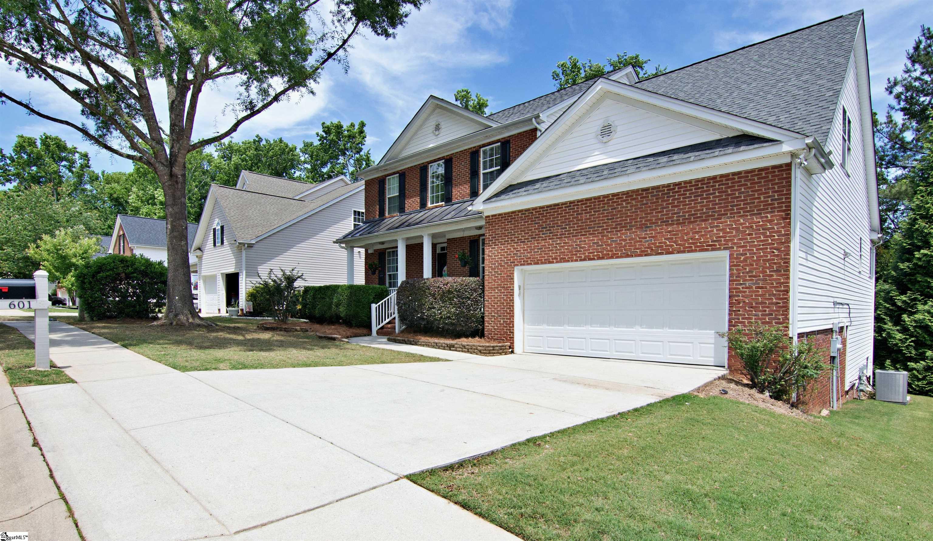 601 Kingsmoor Drive Property Photo 3