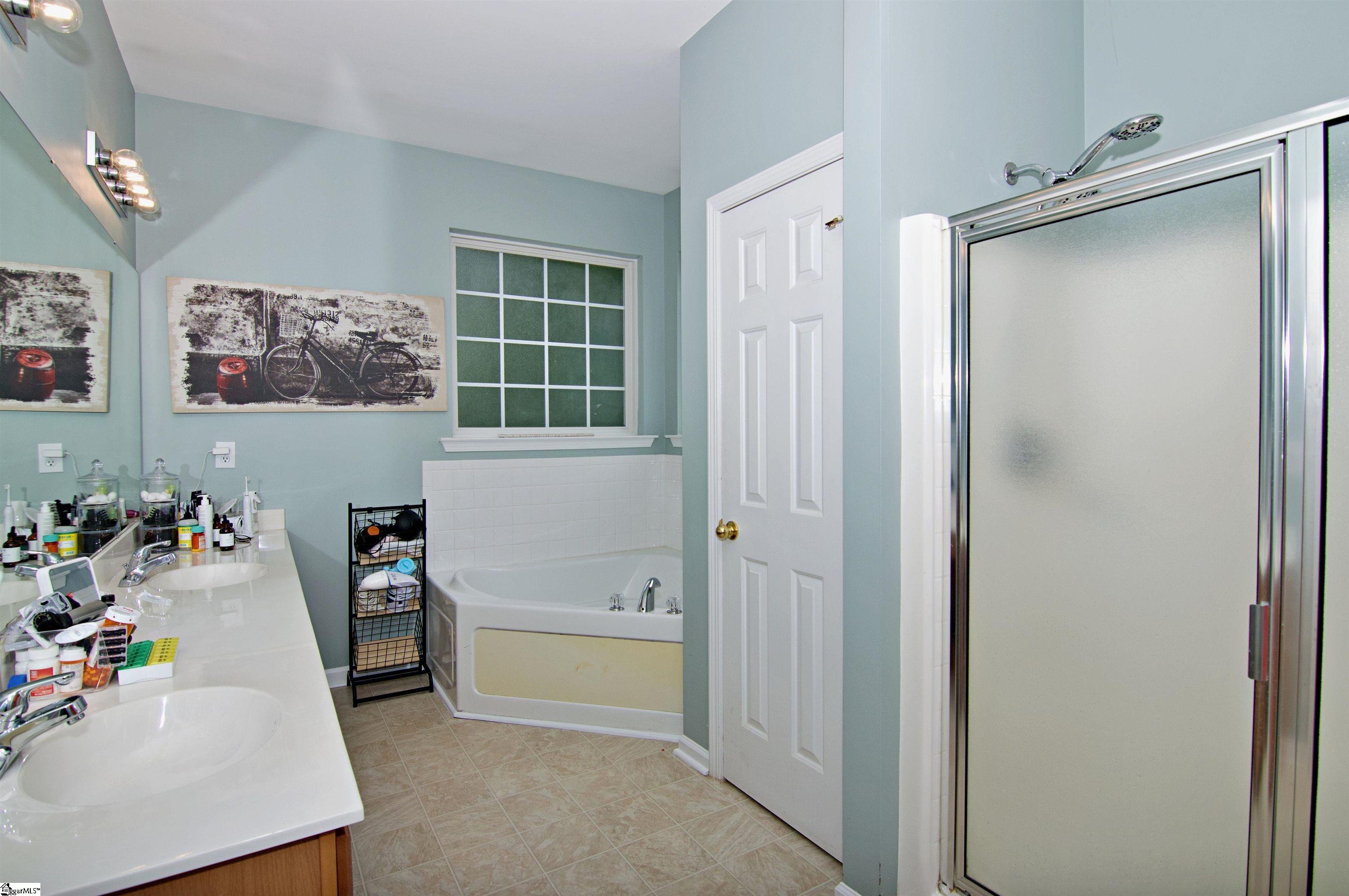 601 Kingsmoor Drive Property Photo 28